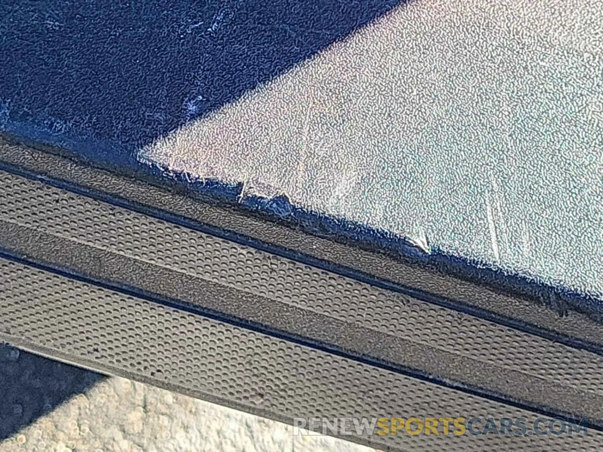9 Photograph of a damaged car 5TFSZ5AN6KX183923 TOYOTA TACOMA 2019