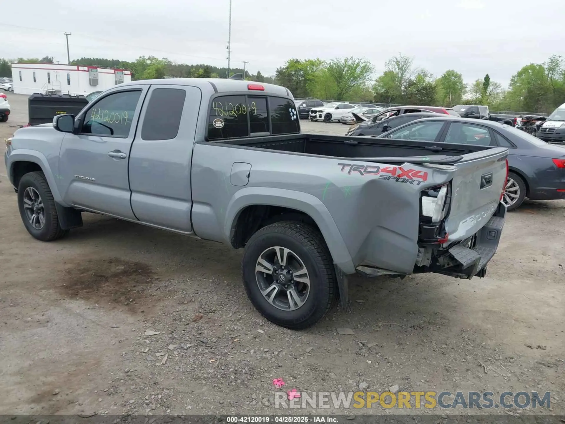 3 Photograph of a damaged car 5TFSZ5AN7KX189780 TOYOTA TACOMA 2019