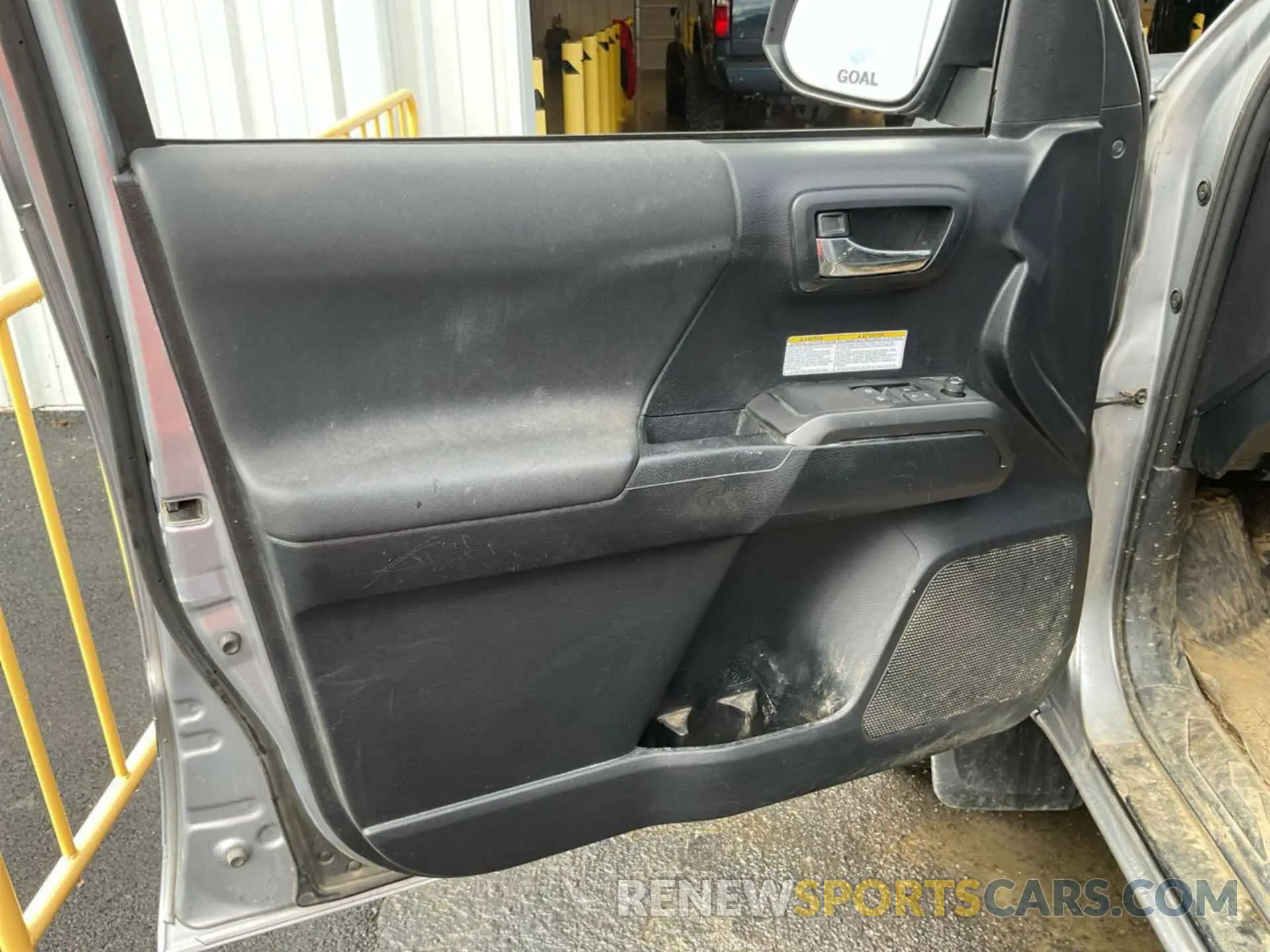 12 Photograph of a damaged car 5TFSZ5AN7KX210918 TOYOTA TACOMA 2019