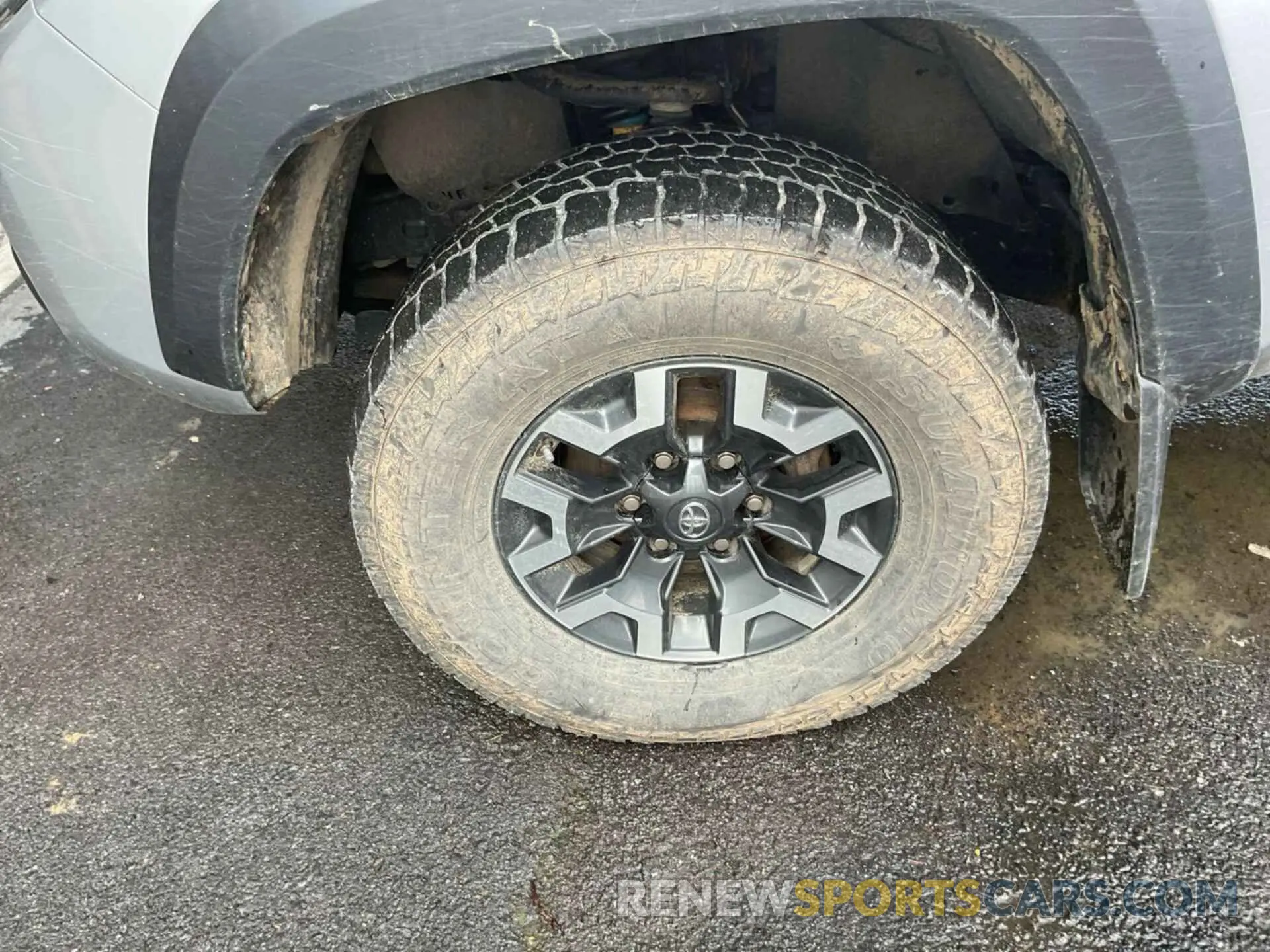 13 Photograph of a damaged car 5TFSZ5AN7KX210918 TOYOTA TACOMA 2019