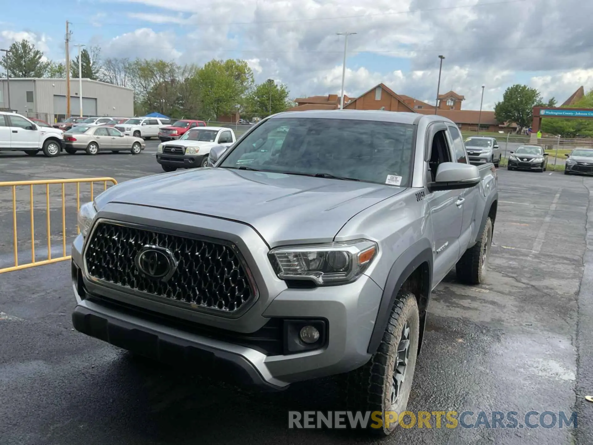 21 Photograph of a damaged car 5TFSZ5AN7KX210918 TOYOTA TACOMA 2019