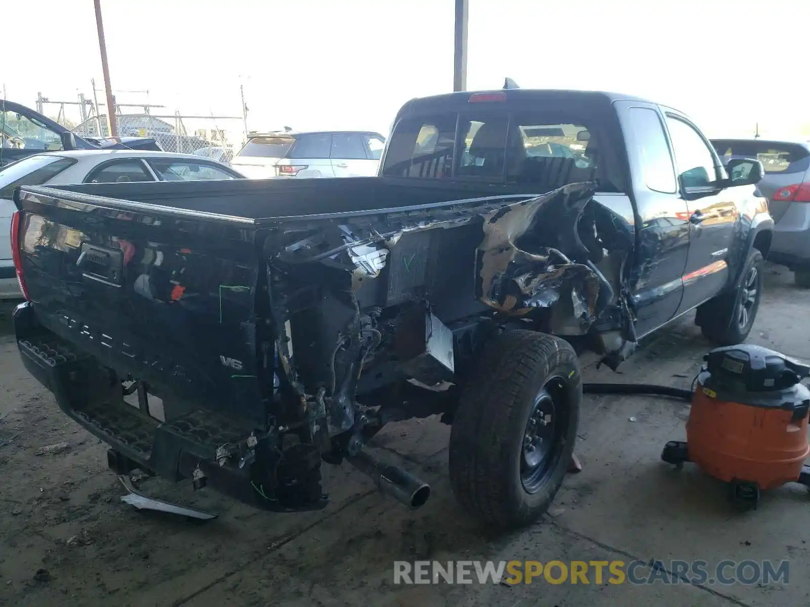 4 Photograph of a damaged car 5TFSZ5AN8KX192039 TOYOTA TACOMA 2019