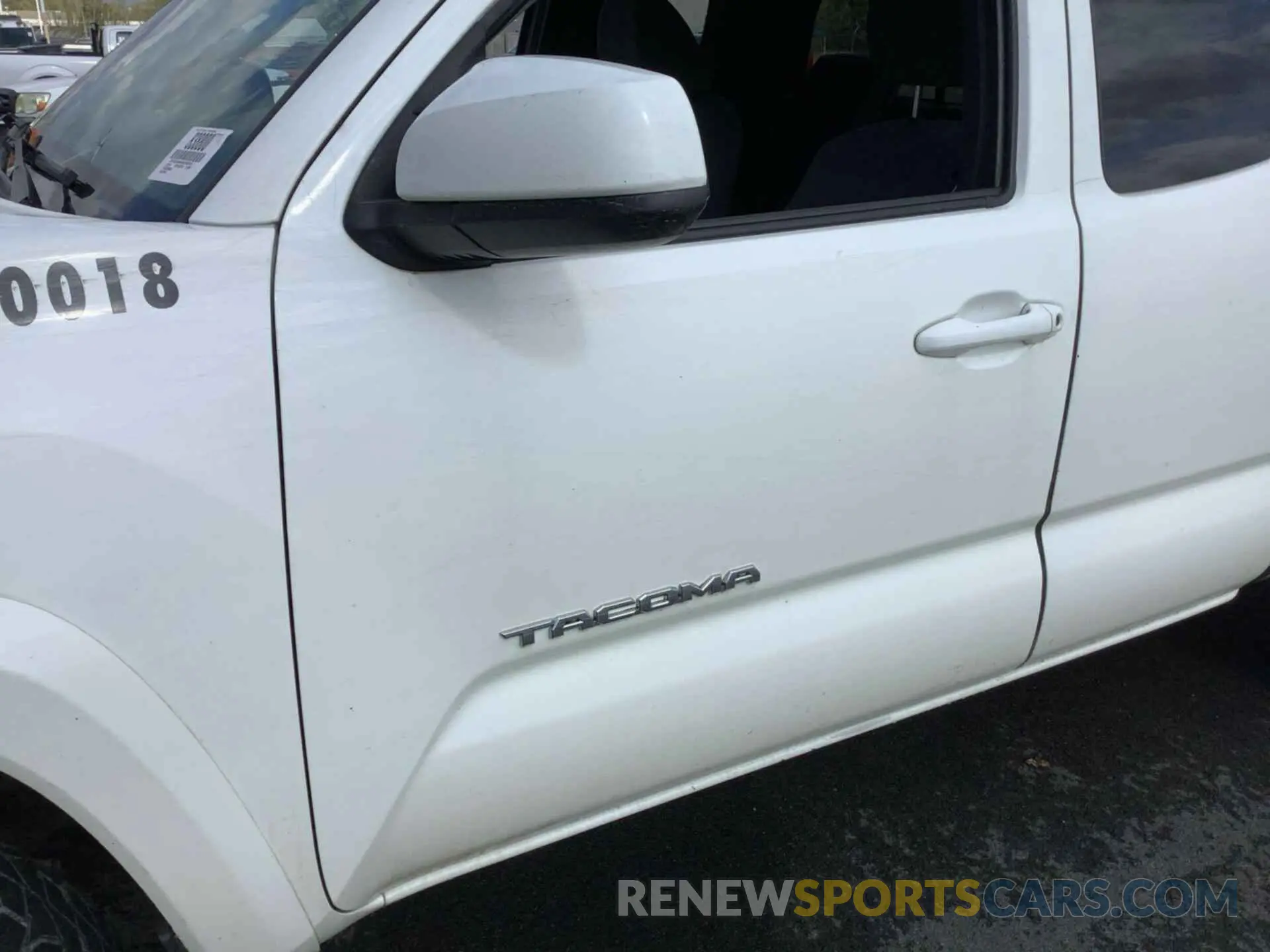25 Photograph of a damaged car 5TFSZ5AN9KX200181 TOYOTA TACOMA 2019