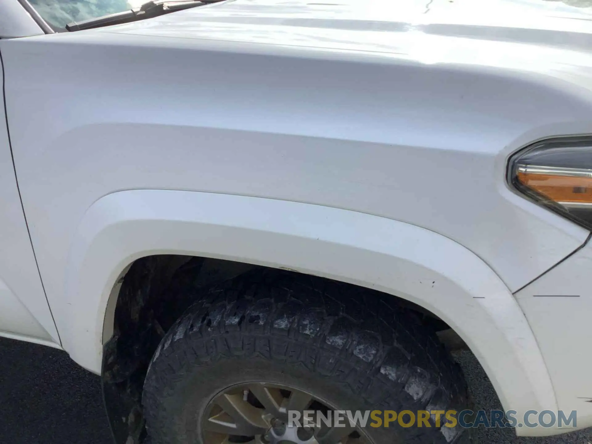 8 Photograph of a damaged car 5TFSZ5AN9KX200181 TOYOTA TACOMA 2019