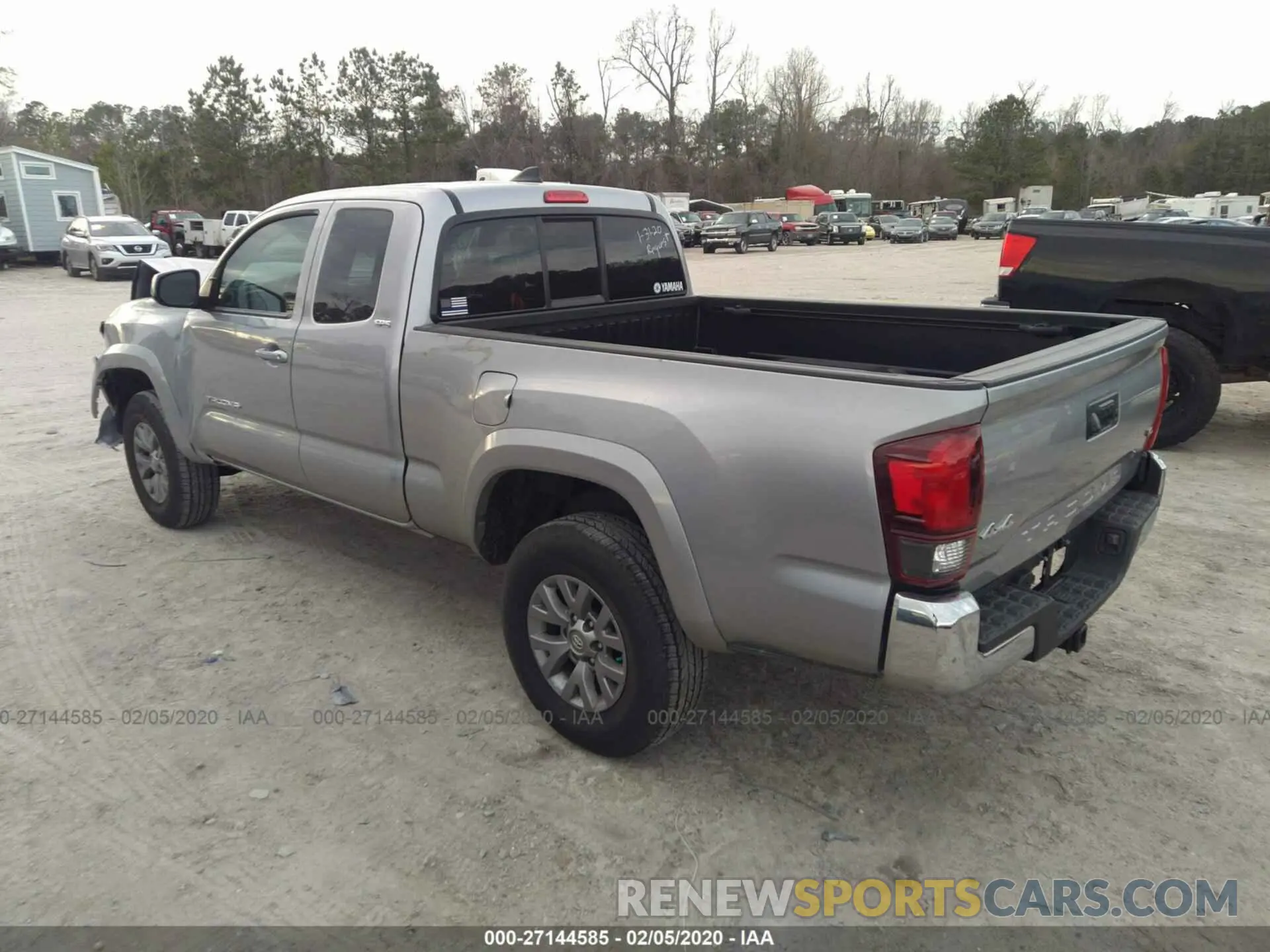 3 Photograph of a damaged car 5TFSZ5AN9KX204800 TOYOTA TACOMA 2019