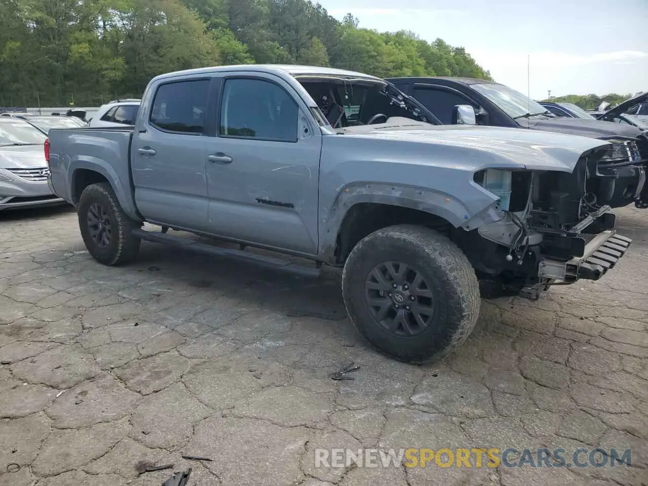 4 Photograph of a damaged car 3TMAZ5CN0LM117206 TOYOTA TACOMA 2020