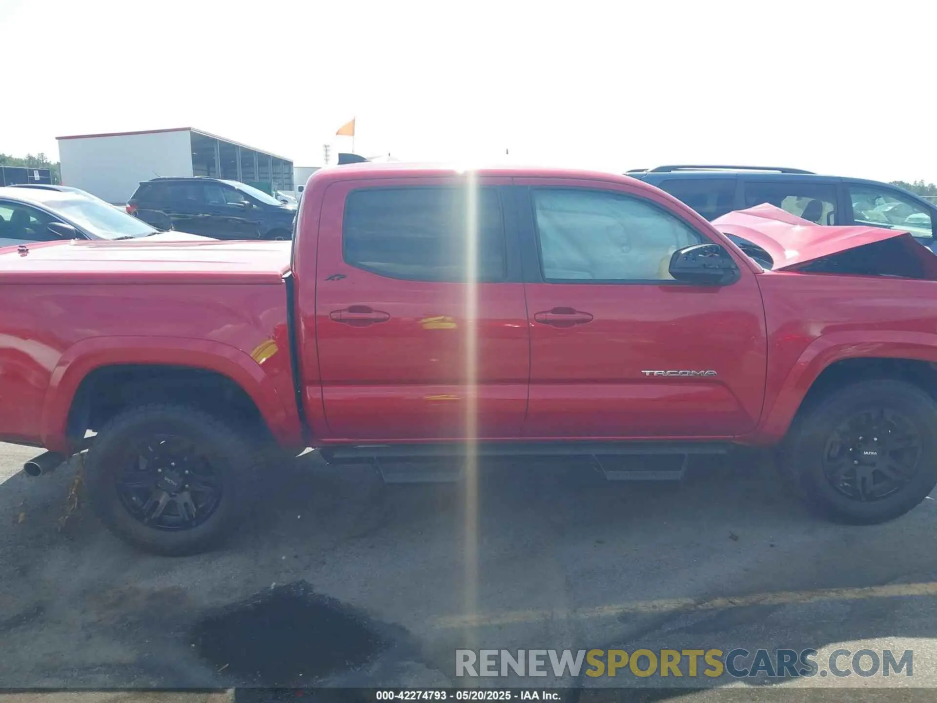 13 Photograph of a damaged car 3TMAZ5CN0LM125435 TOYOTA TACOMA 2020