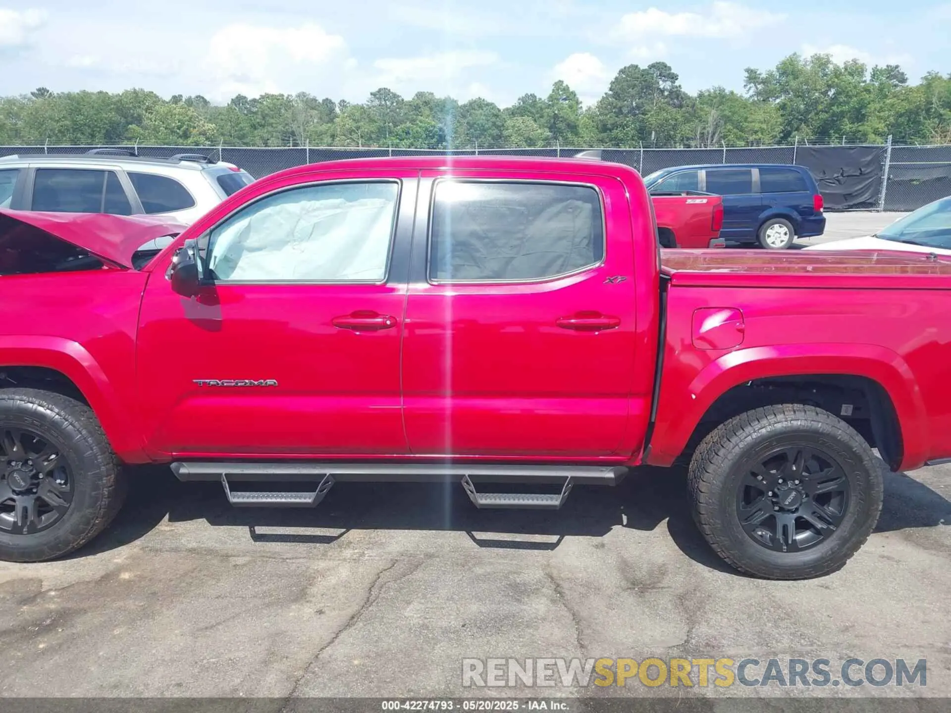 14 Photograph of a damaged car 3TMAZ5CN0LM125435 TOYOTA TACOMA 2020