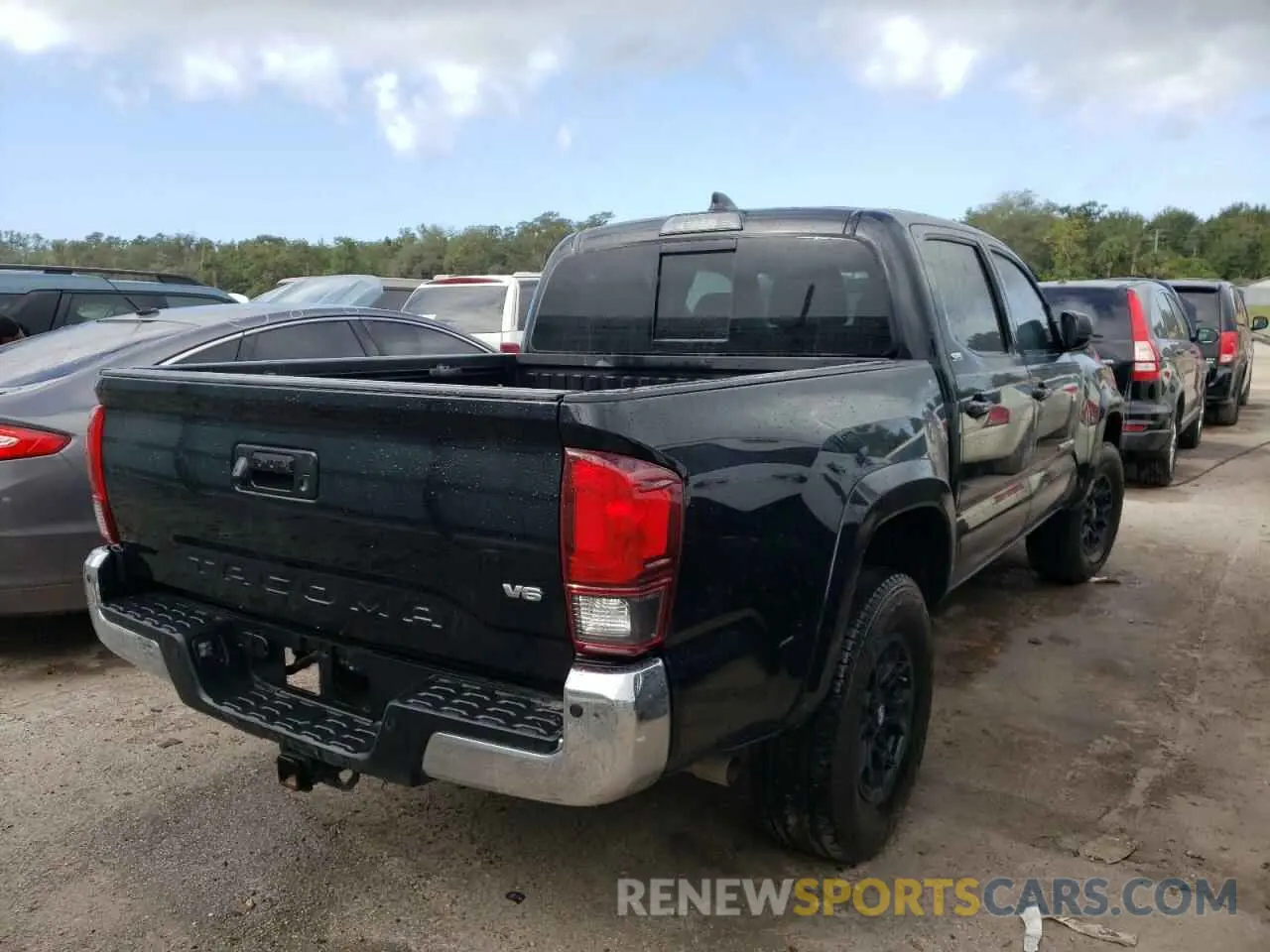 4 Photograph of a damaged car 3TMAZ5CN1LM115285 TOYOTA TACOMA 2020