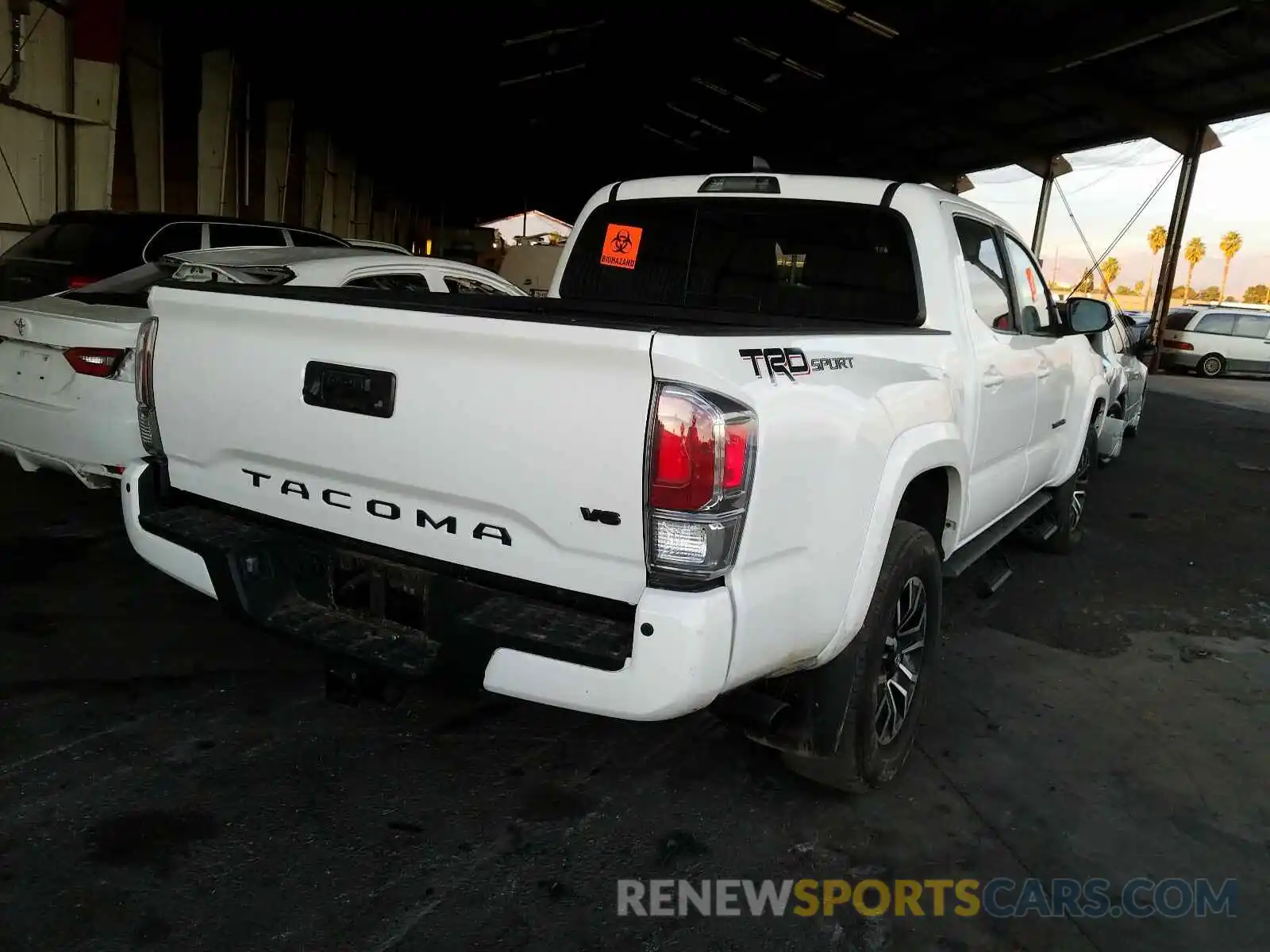 4 Photograph of a damaged car 3TMAZ5CN1LM122477 TOYOTA TACOMA 2020