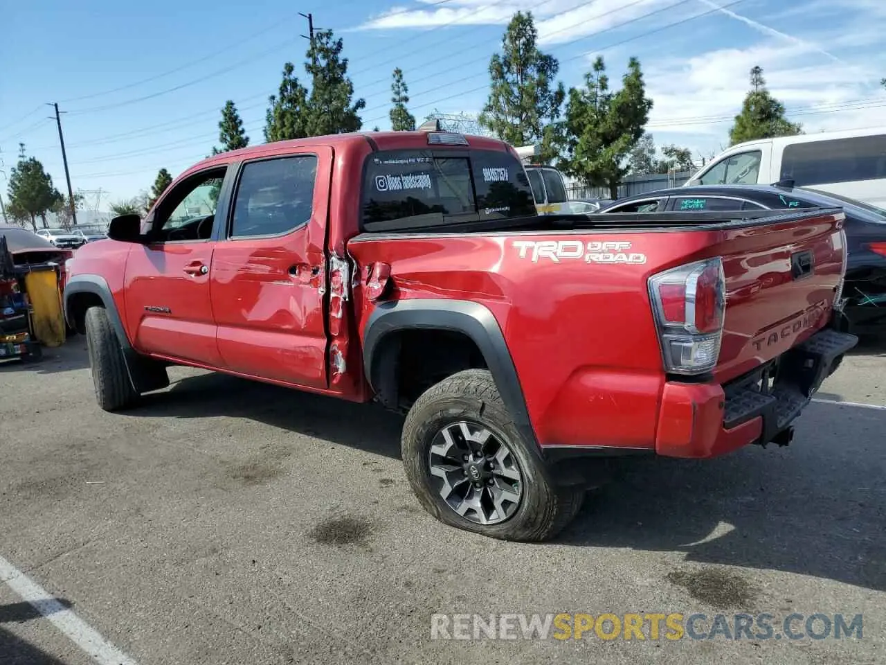 2 Photograph of a damaged car 3TMAZ5CN1LM137271 TOYOTA TACOMA 2020