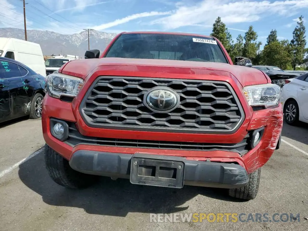 5 Photograph of a damaged car 3TMAZ5CN1LM137271 TOYOTA TACOMA 2020
