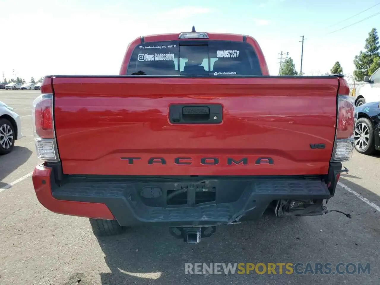 6 Photograph of a damaged car 3TMAZ5CN1LM137271 TOYOTA TACOMA 2020