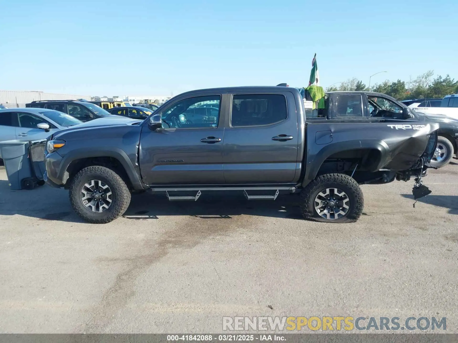 14 Photograph of a damaged car 3TMAZ5CN2LM115568 TOYOTA TACOMA 2020
