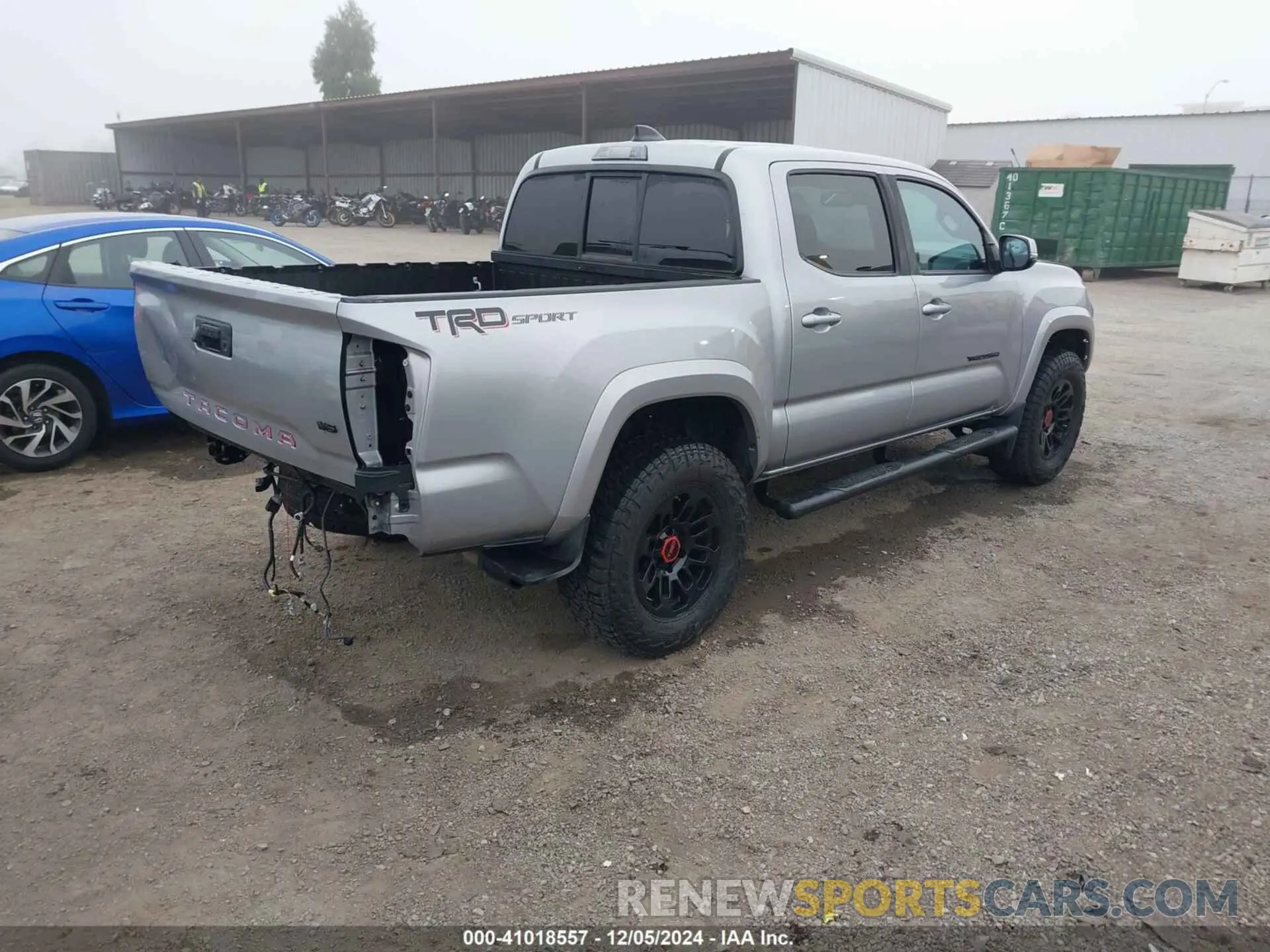 4 Photograph of a damaged car 3TMAZ5CN3LM117202 TOYOTA TACOMA 2020