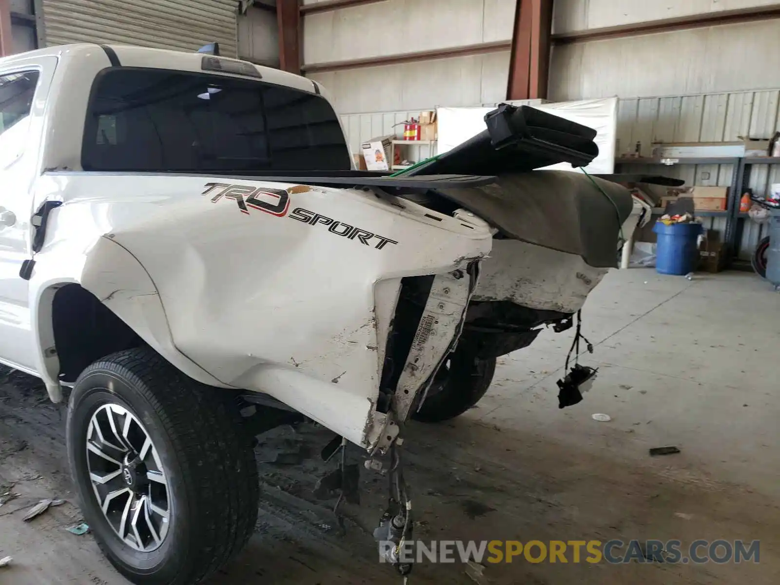 9 Photograph of a damaged car 3TMAZ5CN3LM119533 TOYOTA TACOMA 2020