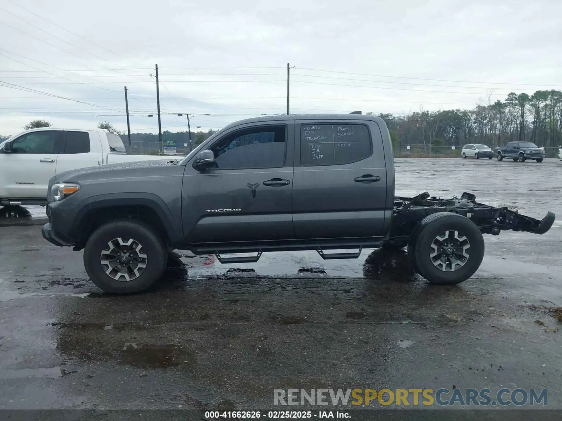 14 Photograph of a damaged car 3TMAZ5CN3LM124599 TOYOTA TACOMA 2020