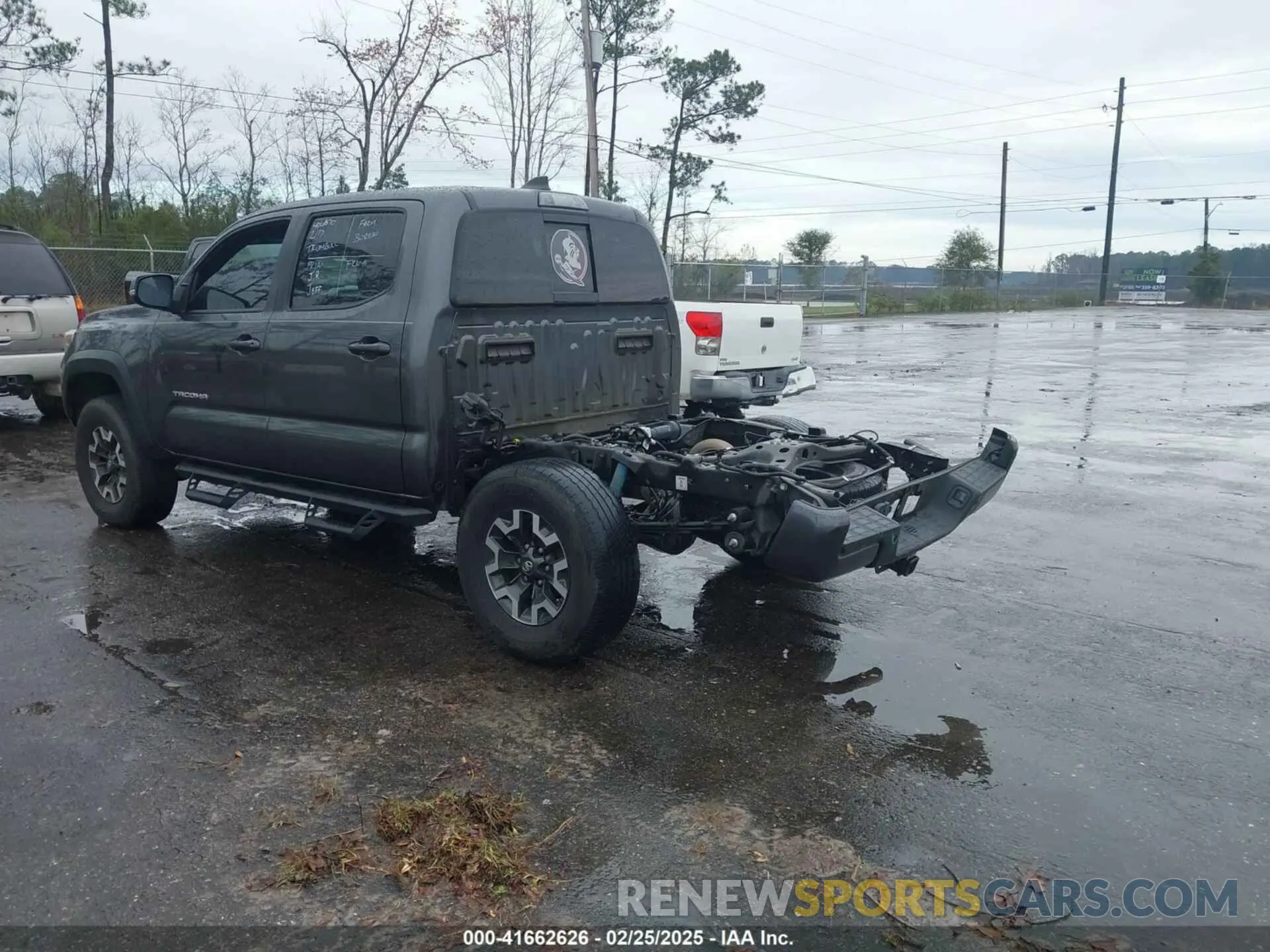 3 Photograph of a damaged car 3TMAZ5CN3LM124599 TOYOTA TACOMA 2020