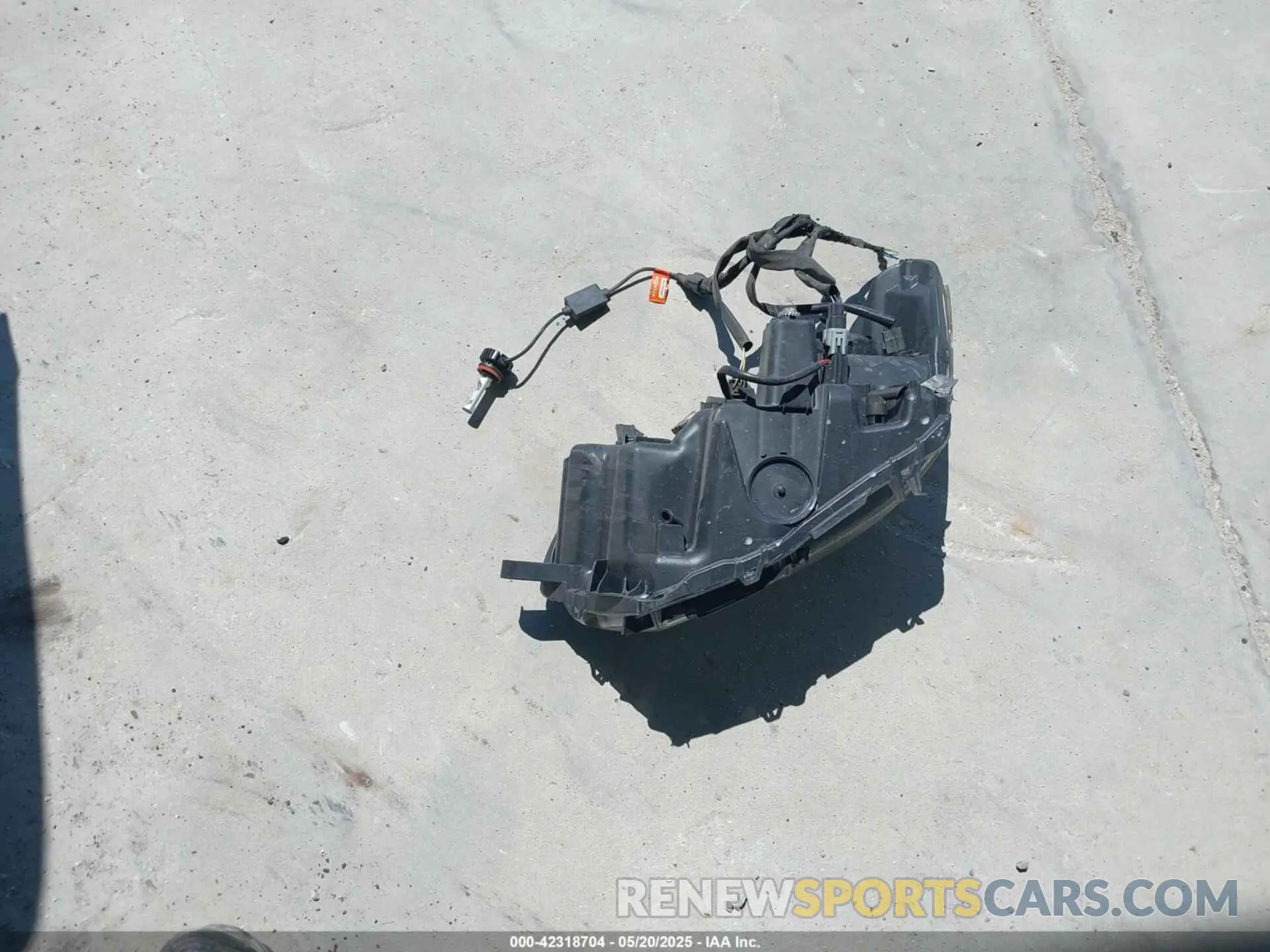 12 Photograph of a damaged car 3TMAZ5CN3LM125798 TOYOTA TACOMA 2020