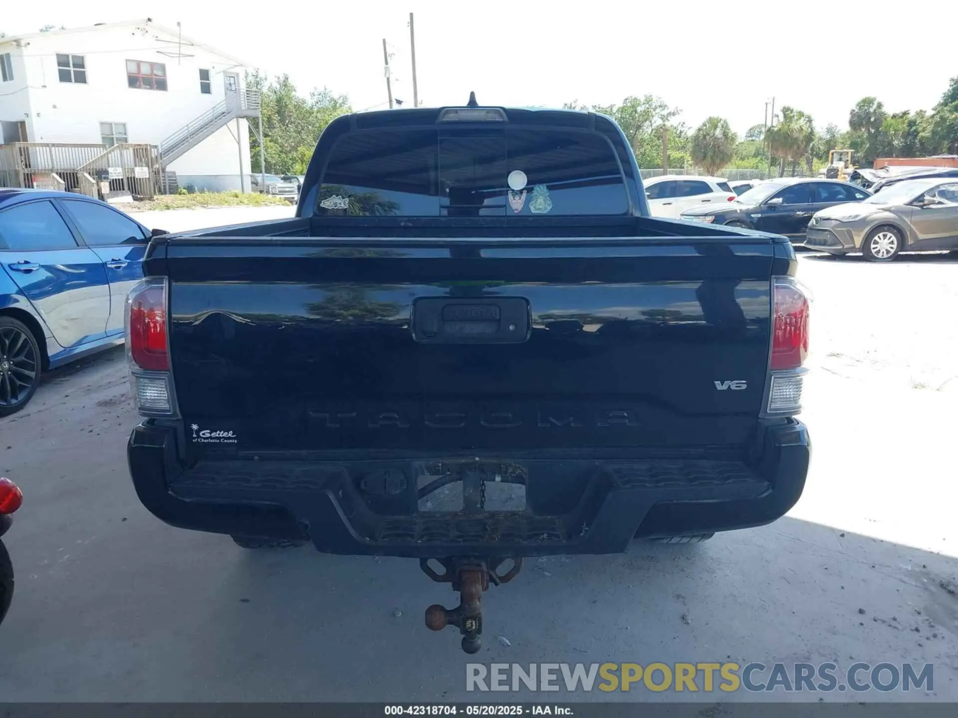 17 Photograph of a damaged car 3TMAZ5CN3LM125798 TOYOTA TACOMA 2020