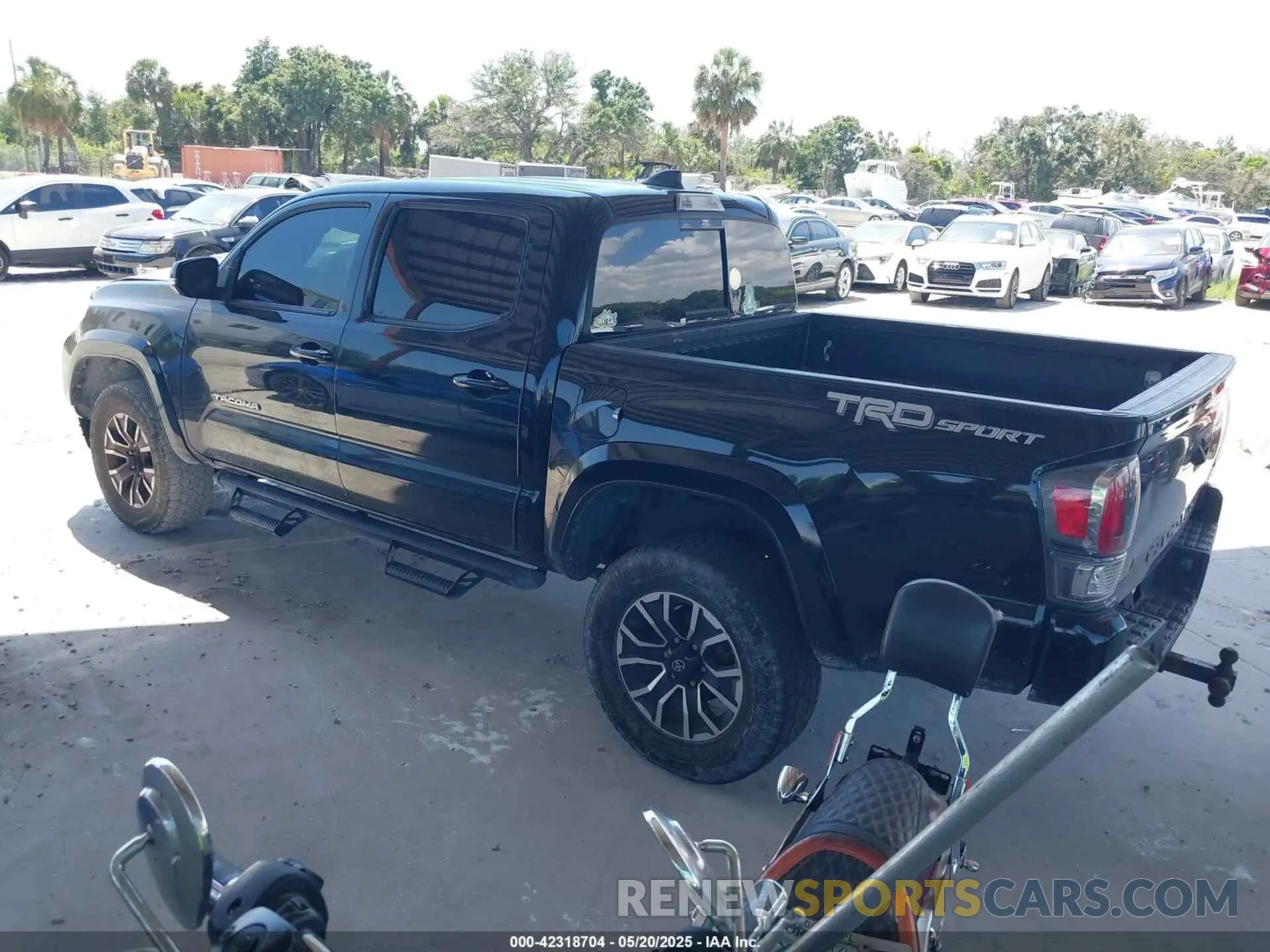 3 Photograph of a damaged car 3TMAZ5CN3LM125798 TOYOTA TACOMA 2020