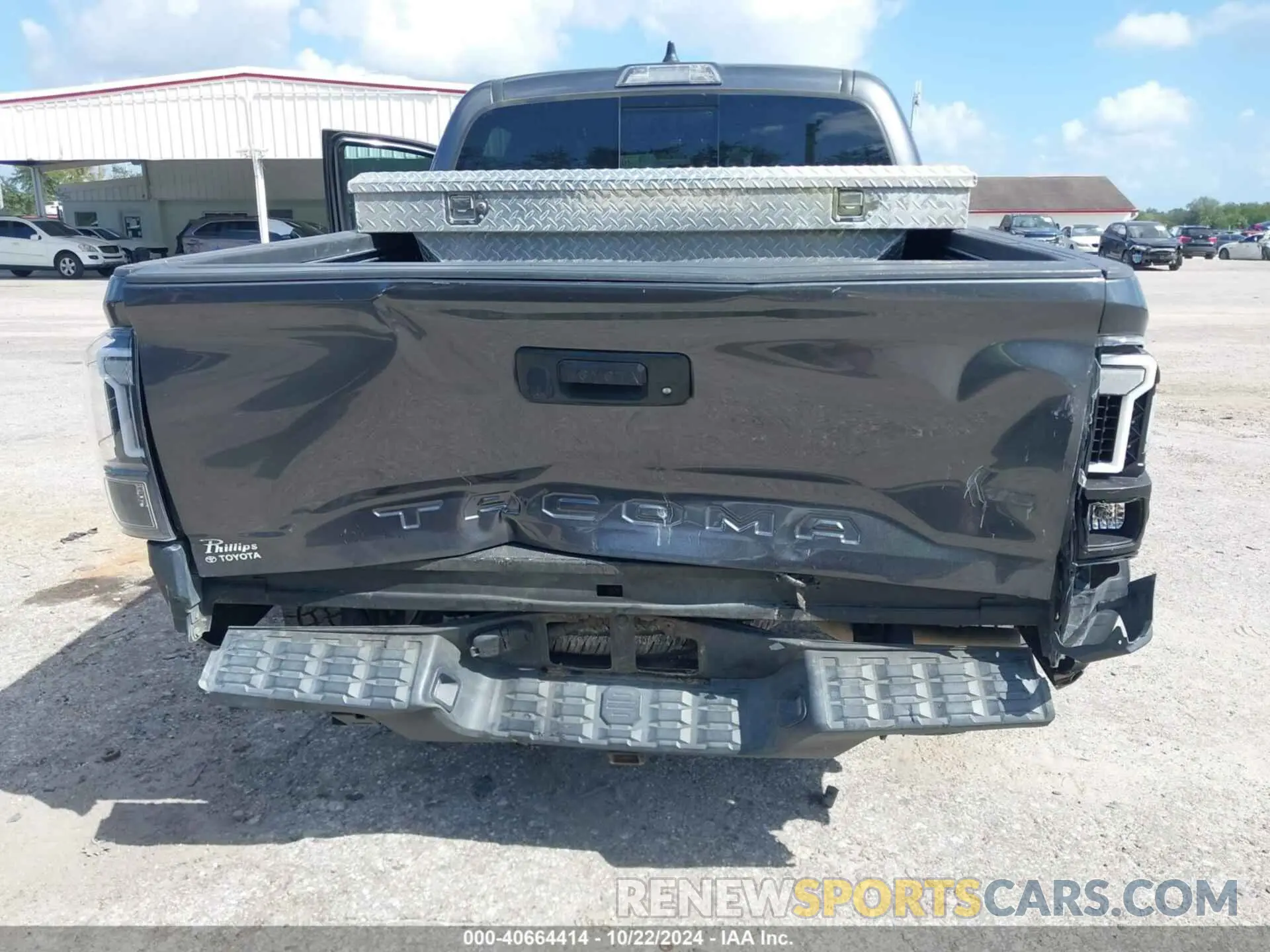 19 Photograph of a damaged car 3TMAZ5CN3LM138115 TOYOTA TACOMA 2020