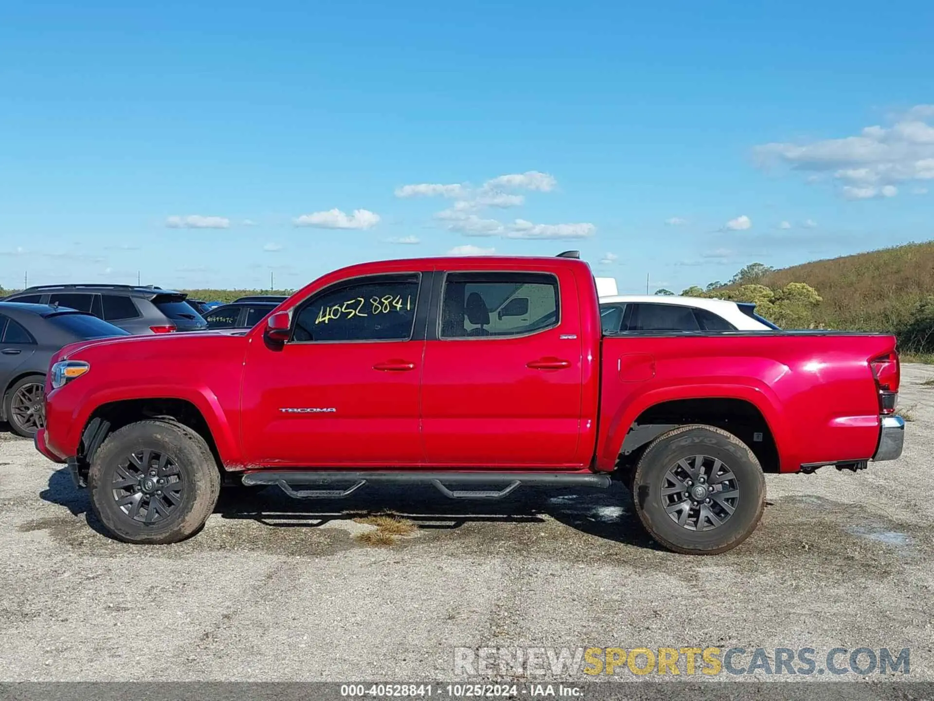 14 Photograph of a damaged car 3TMAZ5CN4LM135093 TOYOTA TACOMA 2020