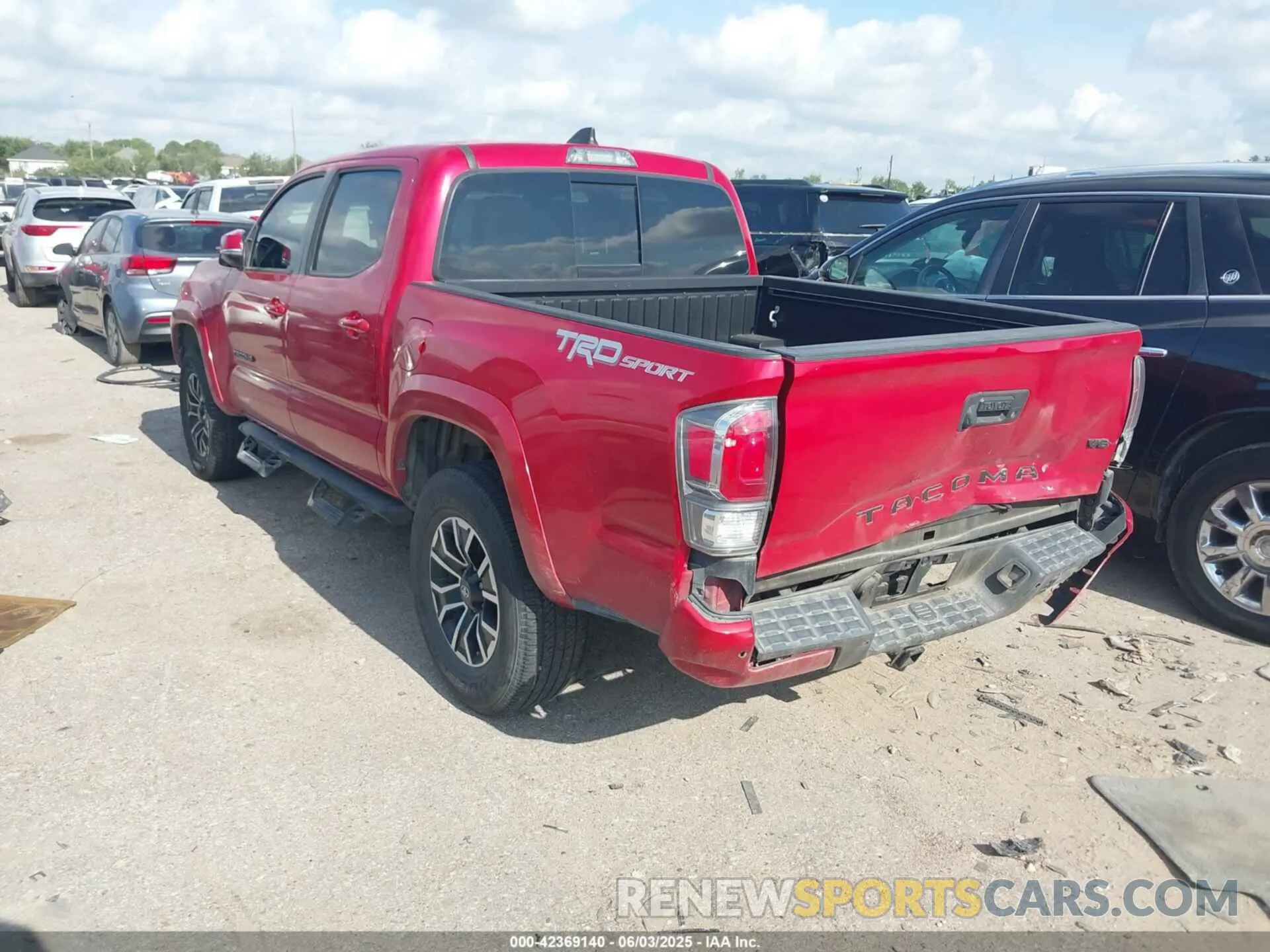 3 Photograph of a damaged car 3TMAZ5CN4LM135661 TOYOTA TACOMA 2020