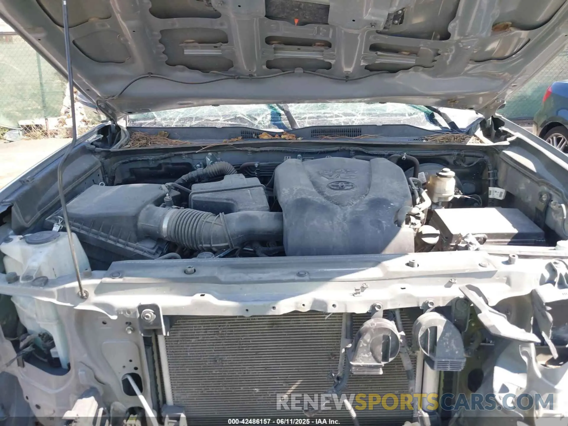 10 Photograph of a damaged car 3TMAZ5CN4LM137958 TOYOTA TACOMA 2020