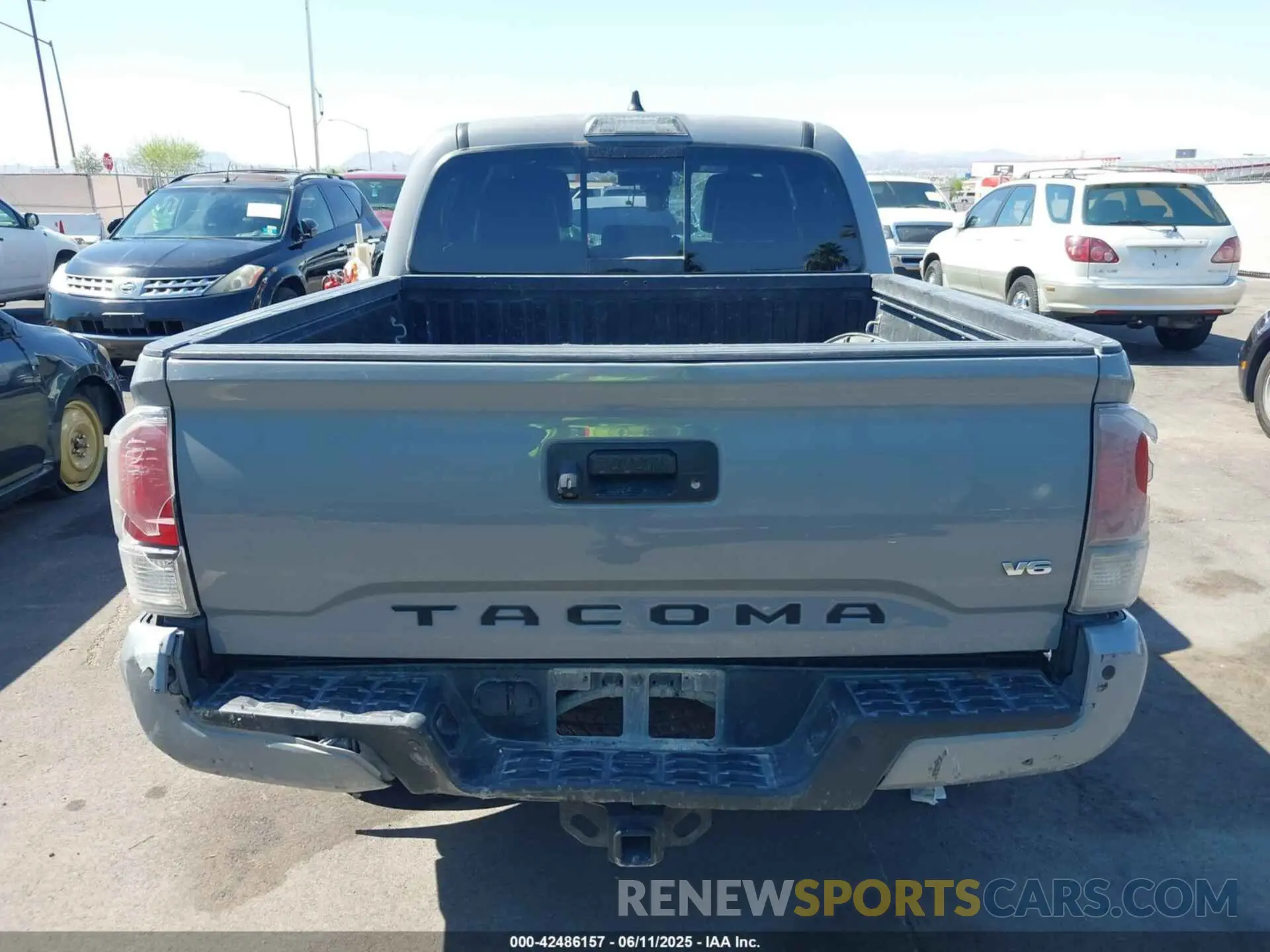 17 Photograph of a damaged car 3TMAZ5CN4LM137958 TOYOTA TACOMA 2020