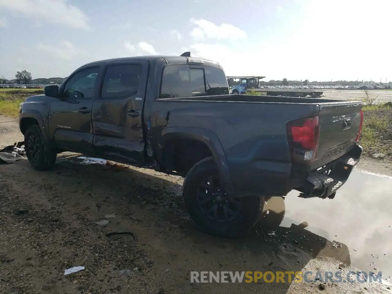 2 Photograph of a damaged car 3TMAZ5CN5LM116259 TOYOTA TACOMA 2020