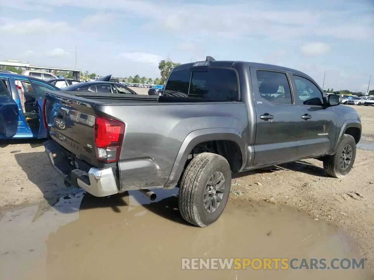 3 Photograph of a damaged car 3TMAZ5CN5LM116259 TOYOTA TACOMA 2020