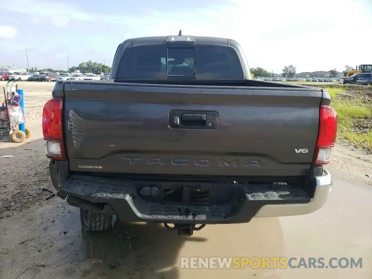 6 Photograph of a damaged car 3TMAZ5CN5LM116259 TOYOTA TACOMA 2020