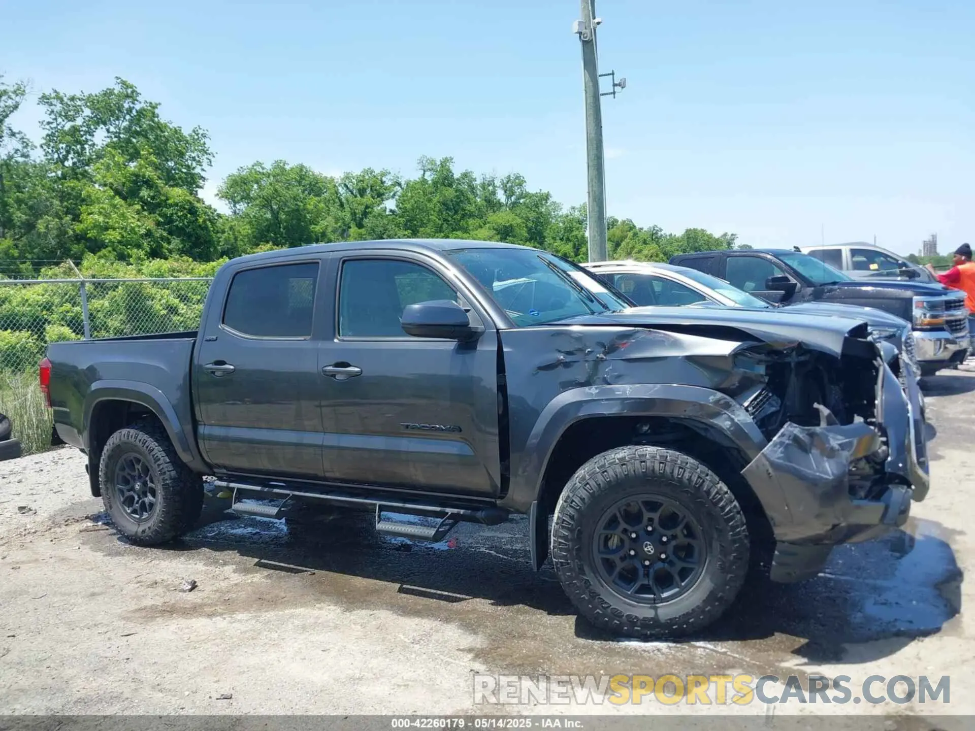 13 Photograph of a damaged car 3TMAZ5CN5LM118447 TOYOTA TACOMA 2020