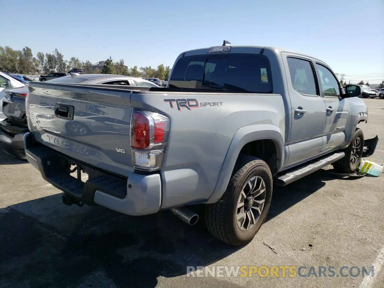 4 Photograph of a damaged car 3TMAZ5CN5LM118660 TOYOTA TACOMA 2020