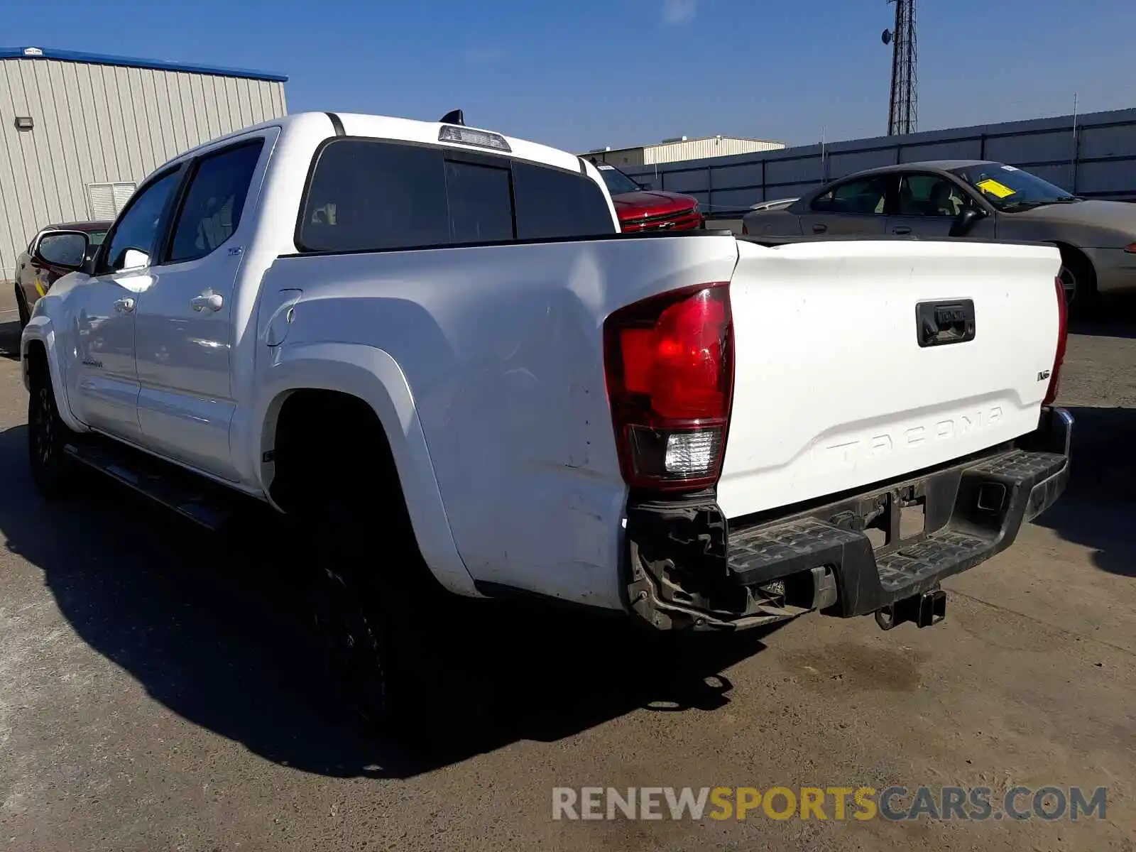 3 Photograph of a damaged car 3TMAZ5CN5LM119260 TOYOTA TACOMA 2020