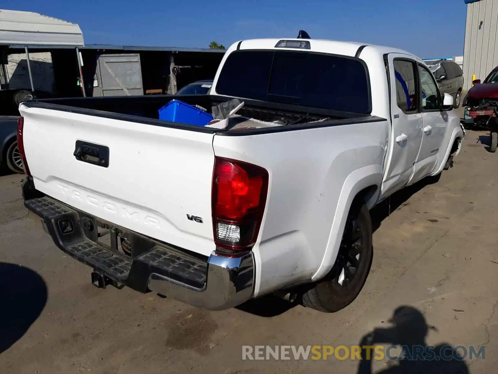 4 Photograph of a damaged car 3TMAZ5CN5LM119260 TOYOTA TACOMA 2020