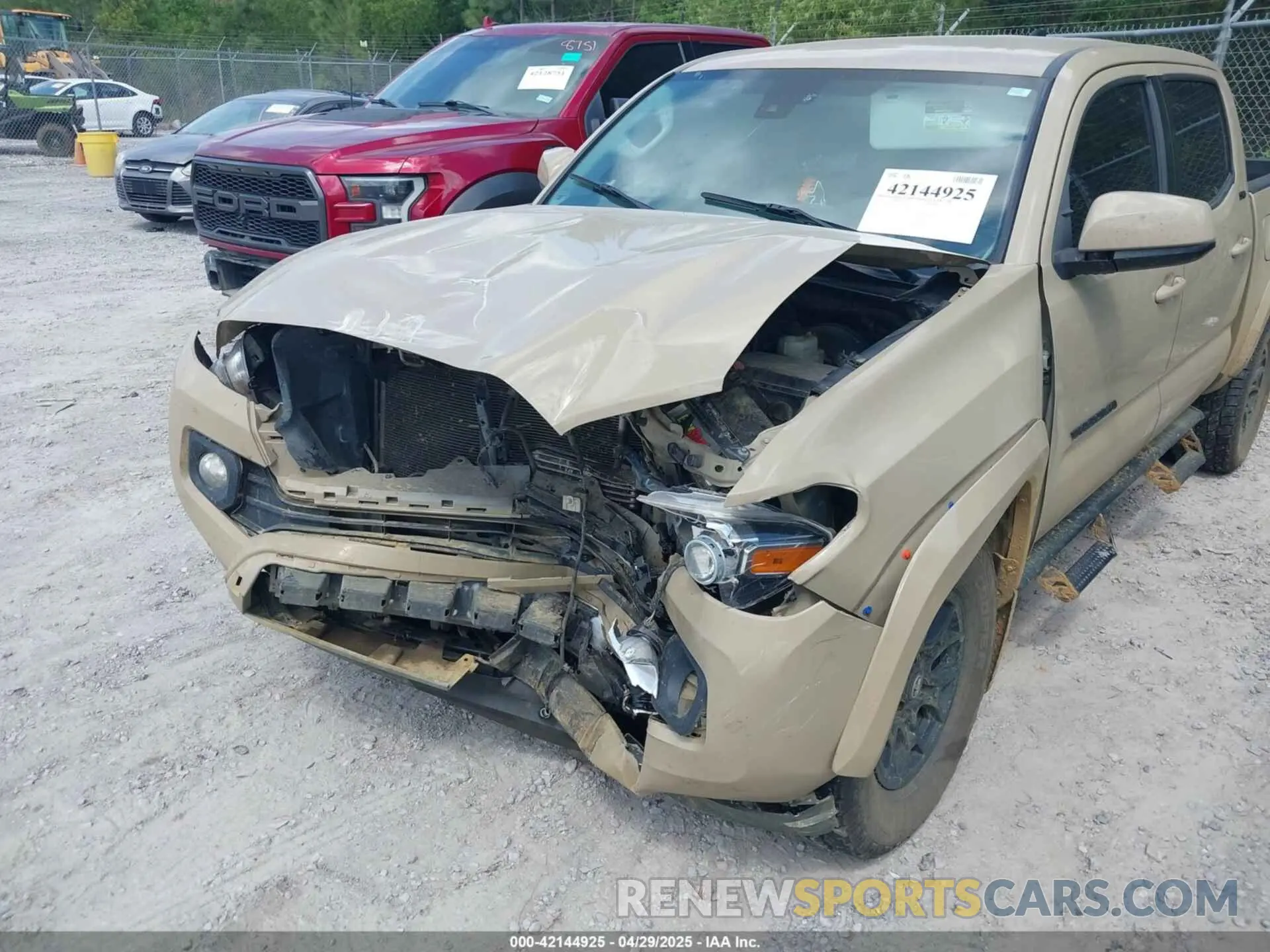 6 Photograph of a damaged car 3TMAZ5CN5LM123521 TOYOTA TACOMA 2020