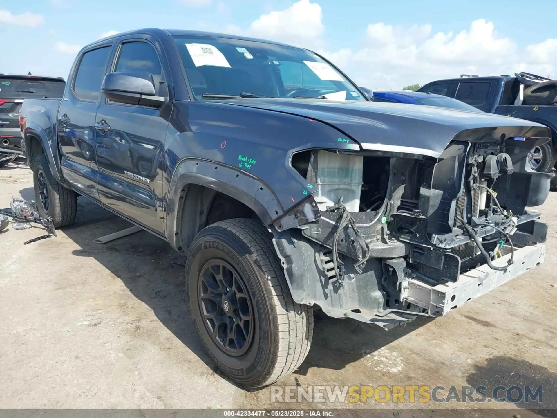 1 Photograph of a damaged car 3TMAZ5CN5LM140383 TOYOTA TACOMA 2020