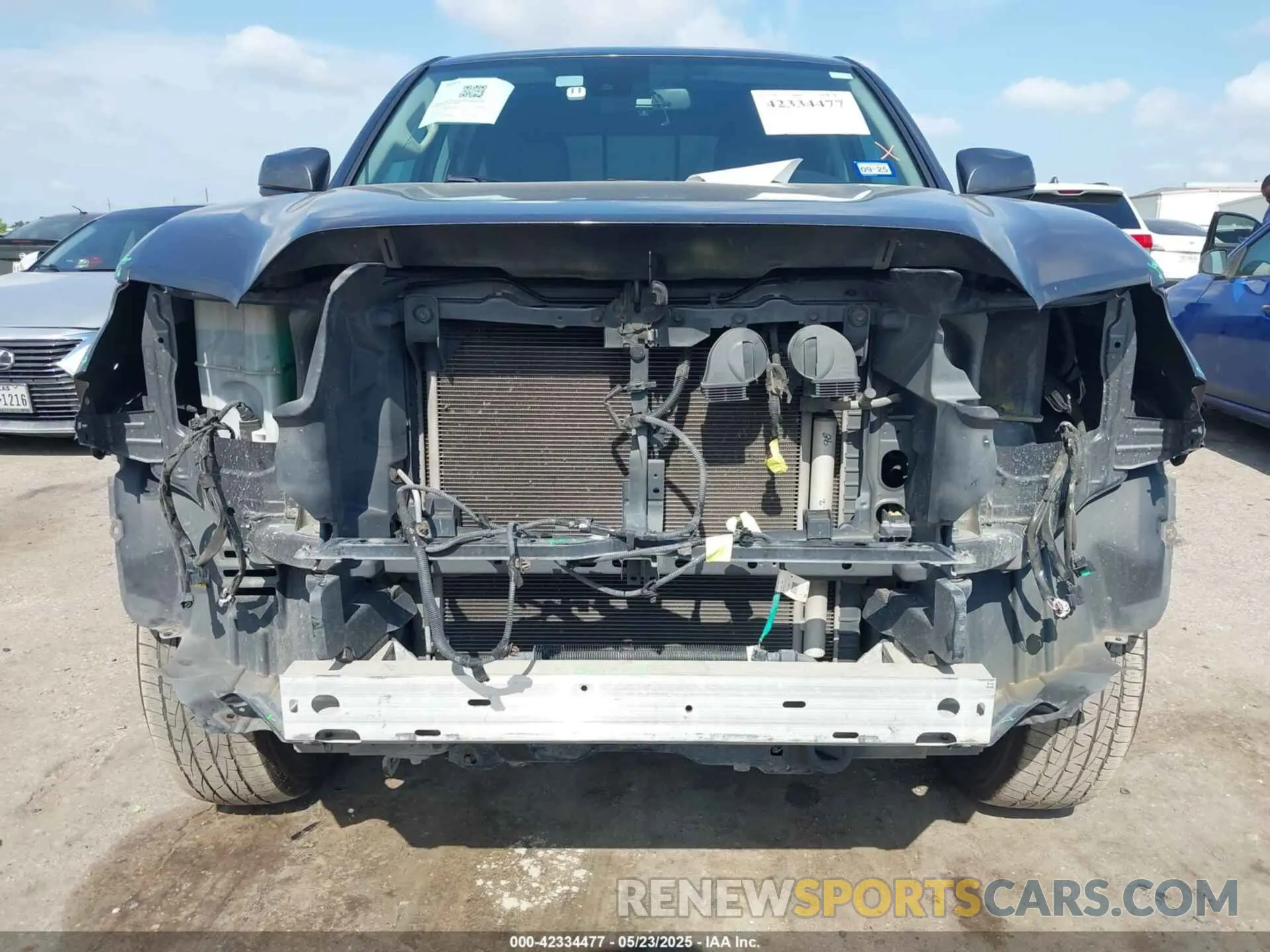 13 Photograph of a damaged car 3TMAZ5CN5LM140383 TOYOTA TACOMA 2020
