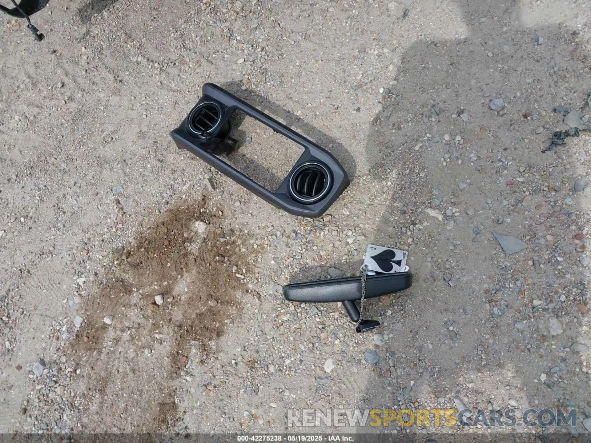 11 Photograph of a damaged car 3TMAZ5CN6LM120420 TOYOTA TACOMA 2020