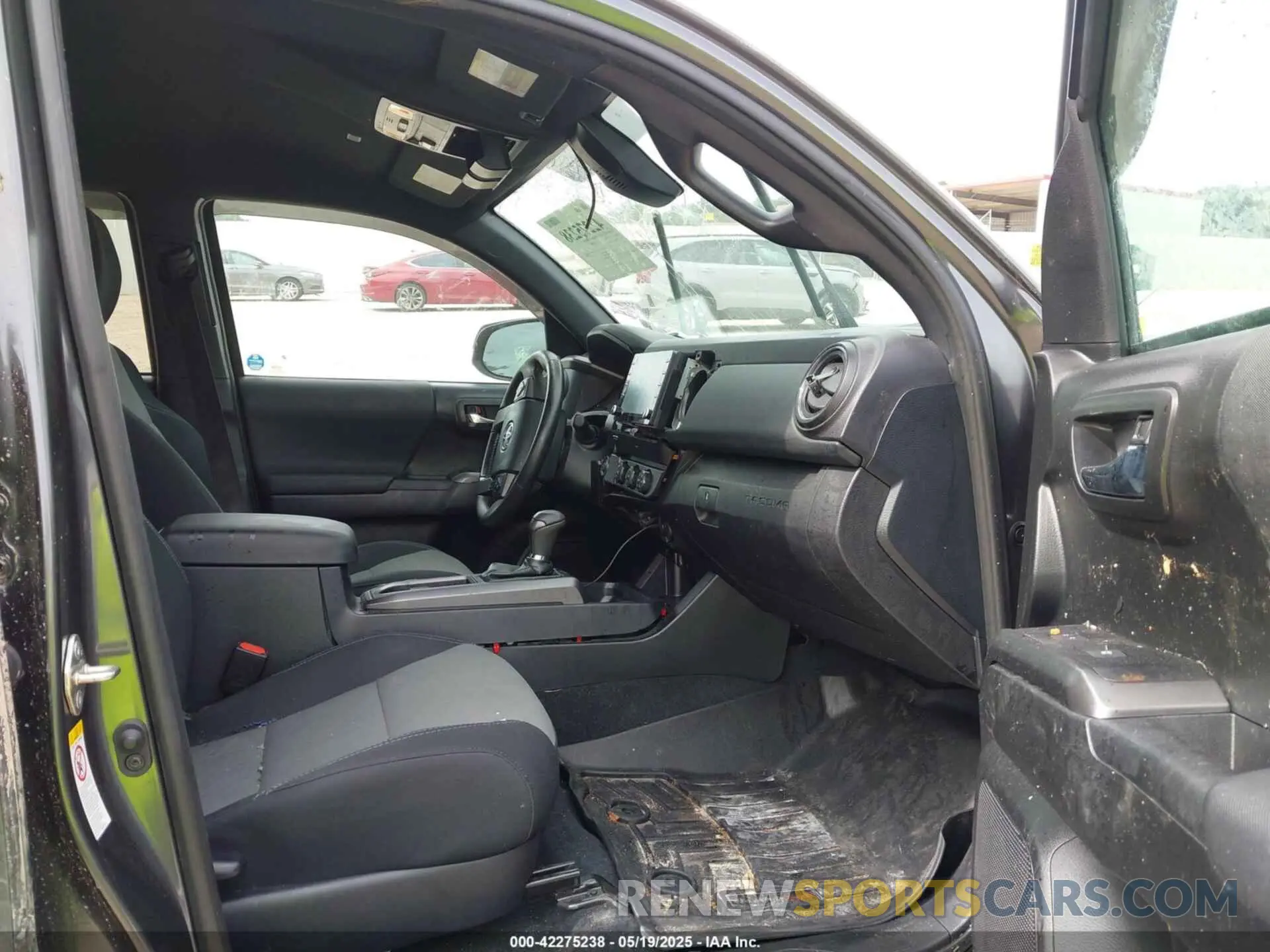 5 Photograph of a damaged car 3TMAZ5CN6LM120420 TOYOTA TACOMA 2020