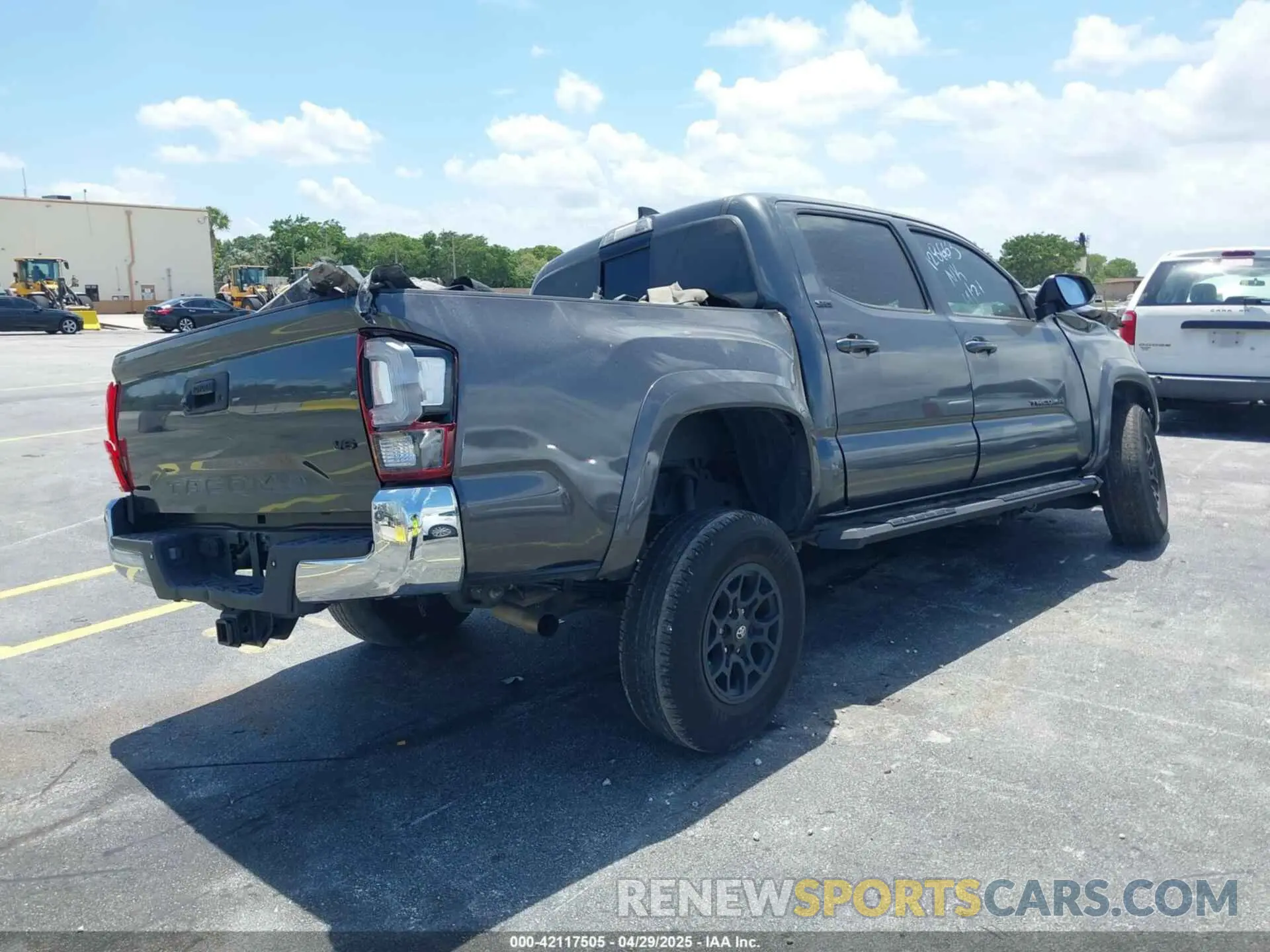 4 Photograph of a damaged car 3TMAZ5CN6LM128663 TOYOTA TACOMA 2020