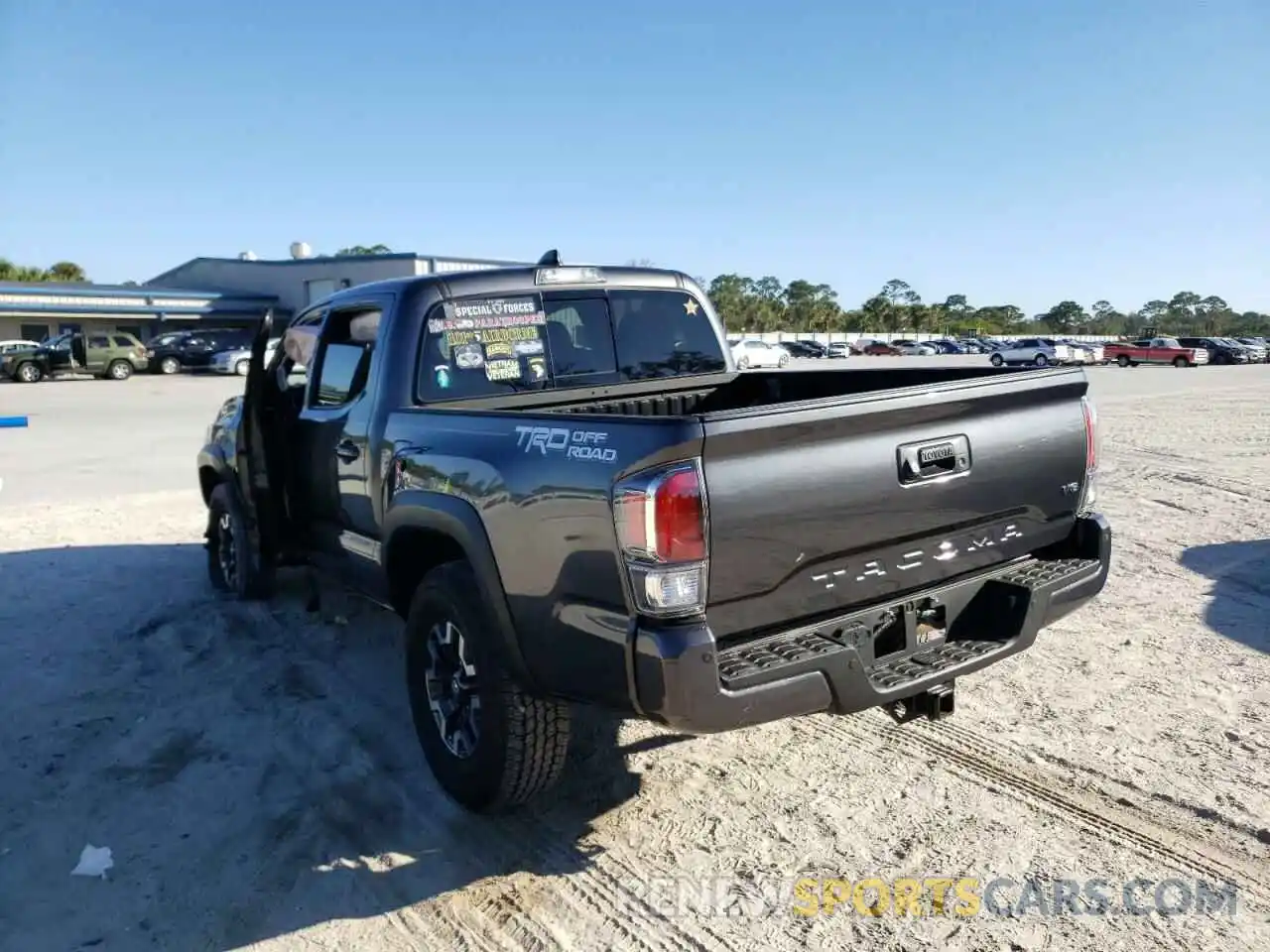 3 Photograph of a damaged car 3TMAZ5CN6LM129523 TOYOTA TACOMA 2020