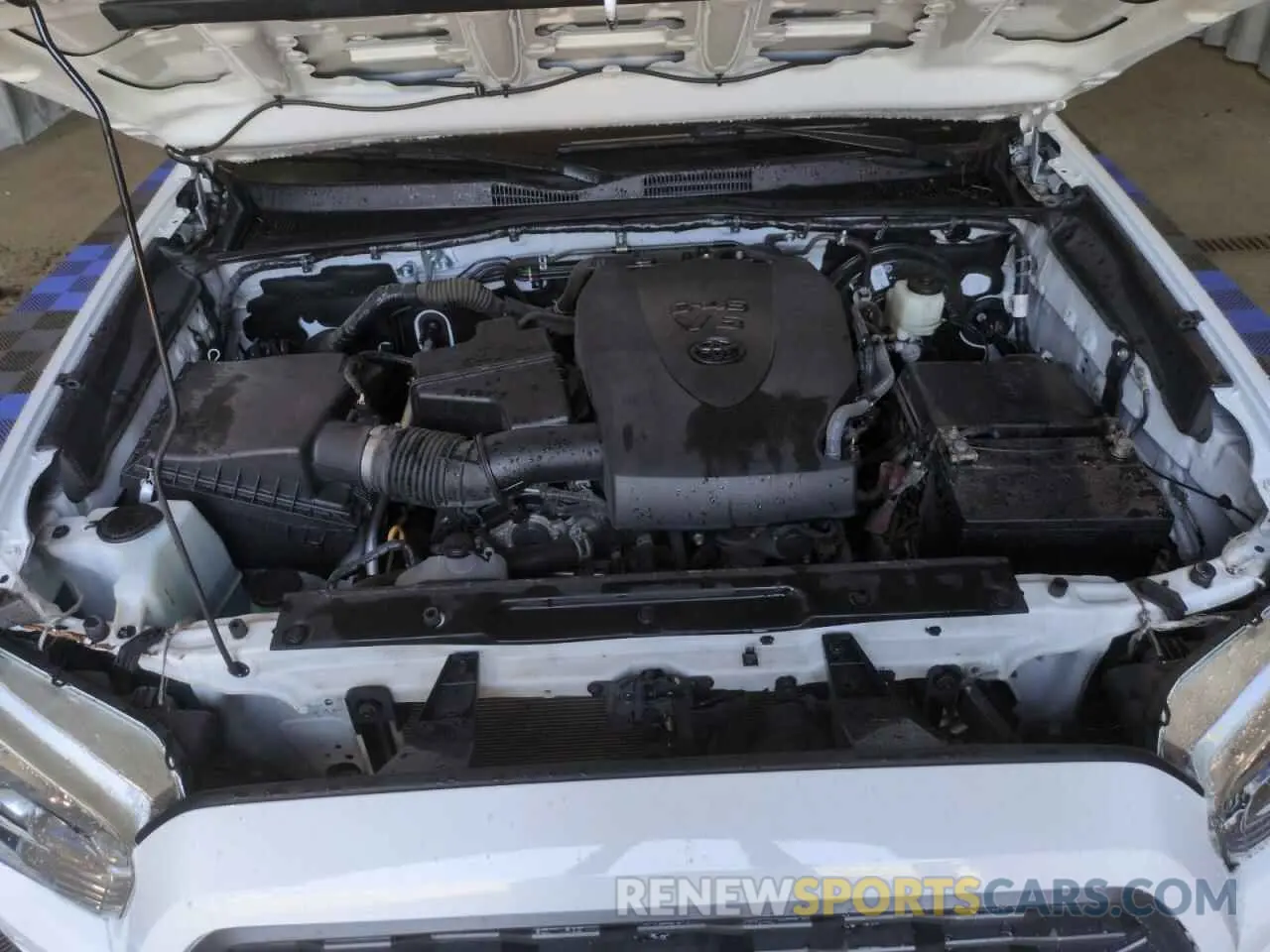 11 Photograph of a damaged car 3TMAZ5CN6LM131739 TOYOTA TACOMA 2020