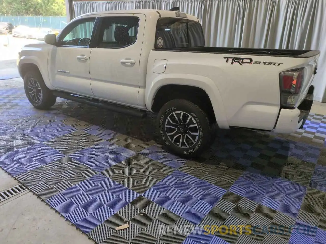2 Photograph of a damaged car 3TMAZ5CN6LM131739 TOYOTA TACOMA 2020