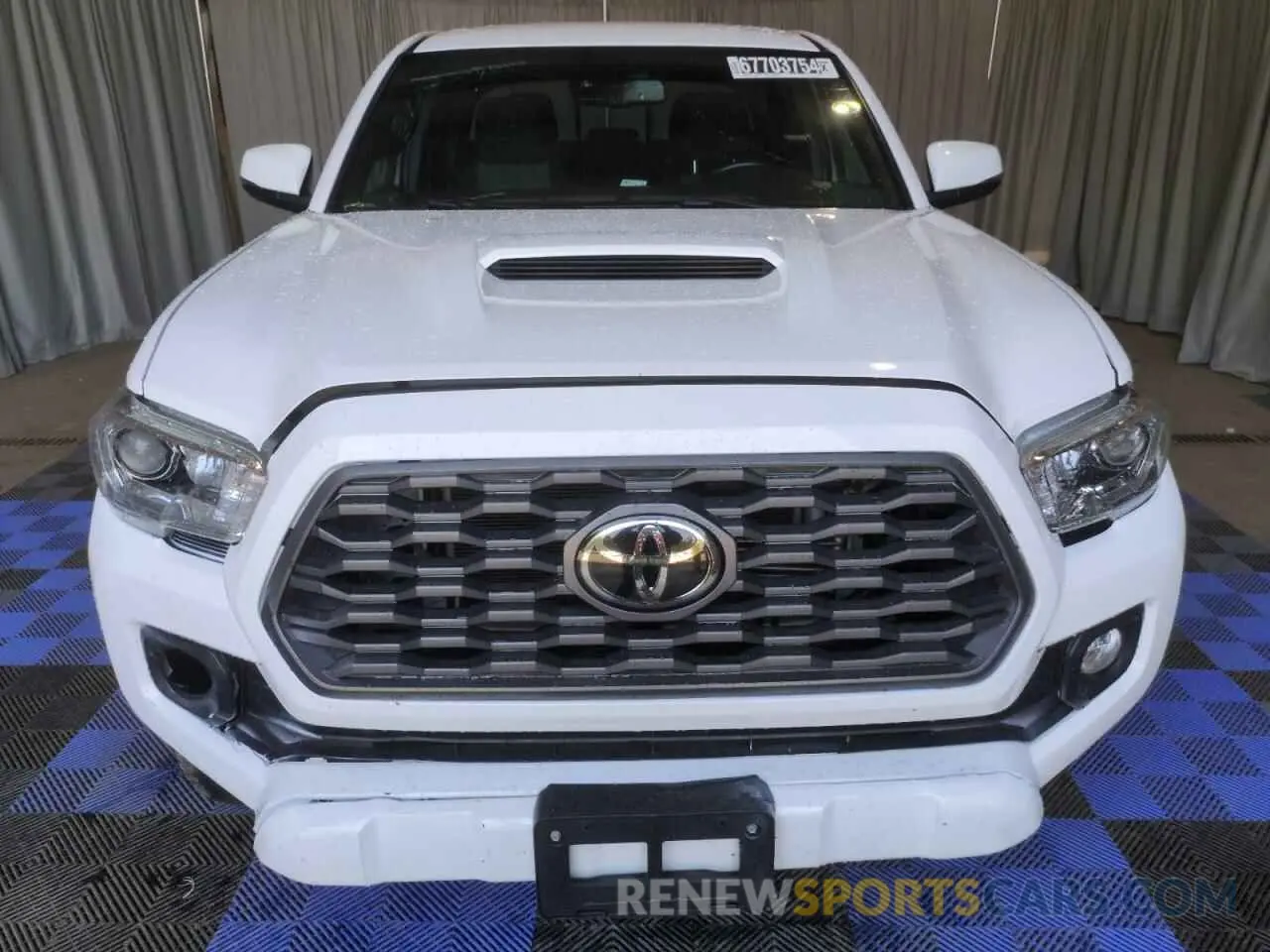 5 Photograph of a damaged car 3TMAZ5CN6LM131739 TOYOTA TACOMA 2020
