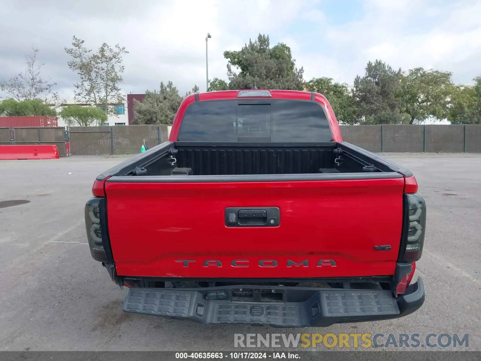17 Photograph of a damaged car 3TMAZ5CN6LM135743 TOYOTA TACOMA 2020
