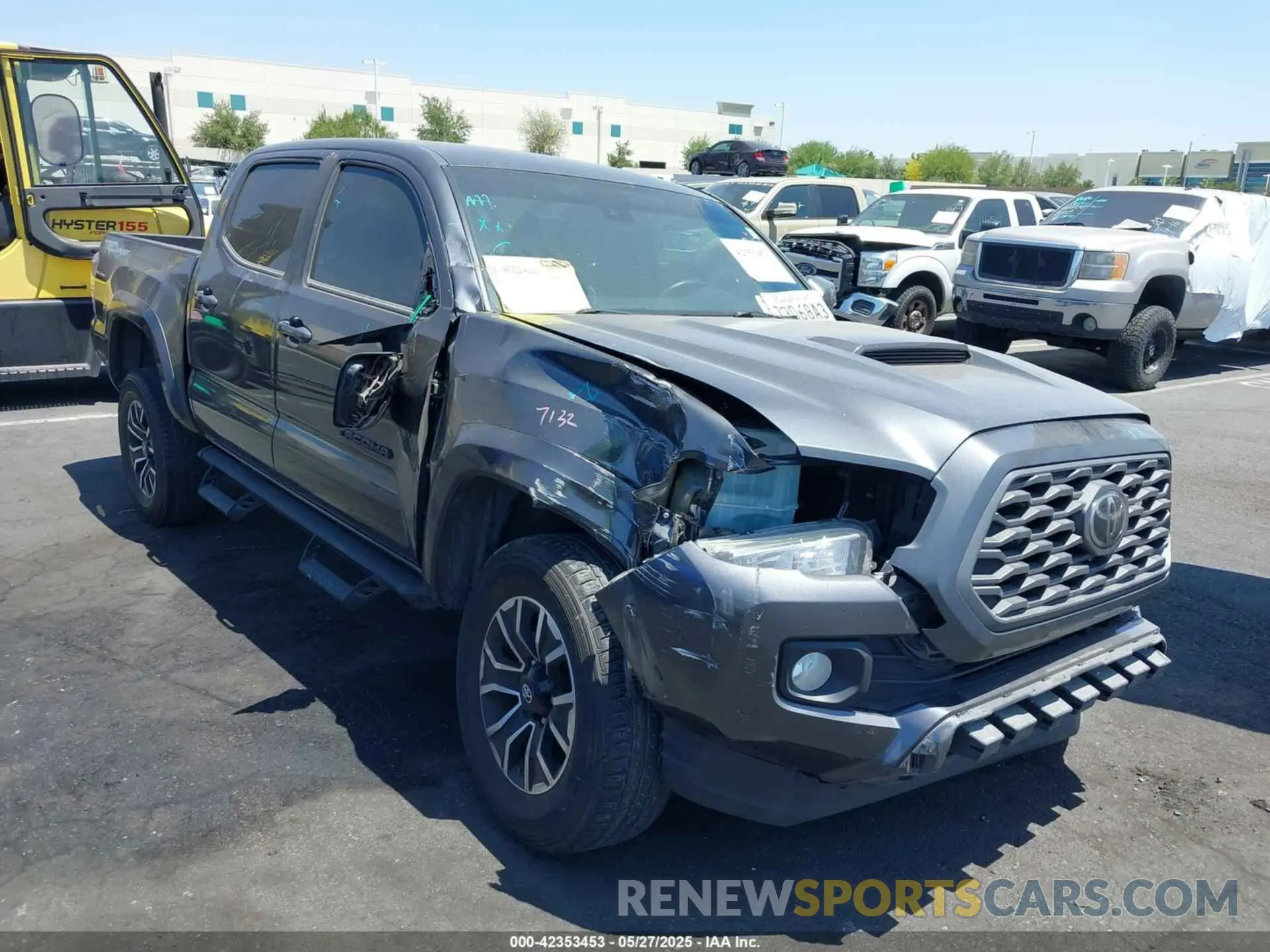 1 Photograph of a damaged car 3TMAZ5CN6LM138383 TOYOTA TACOMA 2020