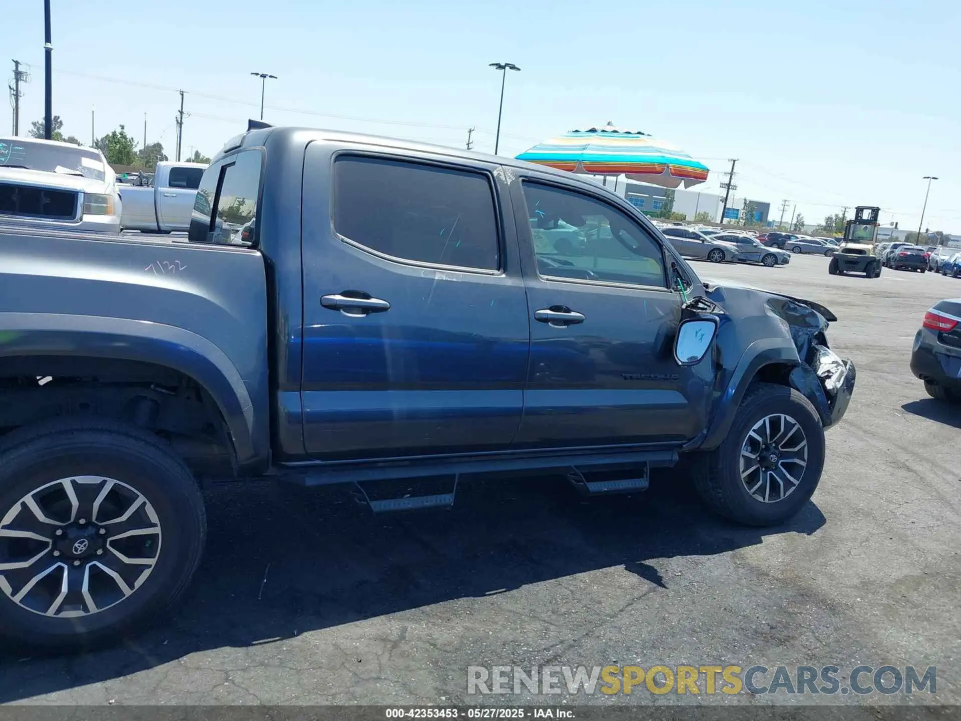 14 Photograph of a damaged car 3TMAZ5CN6LM138383 TOYOTA TACOMA 2020